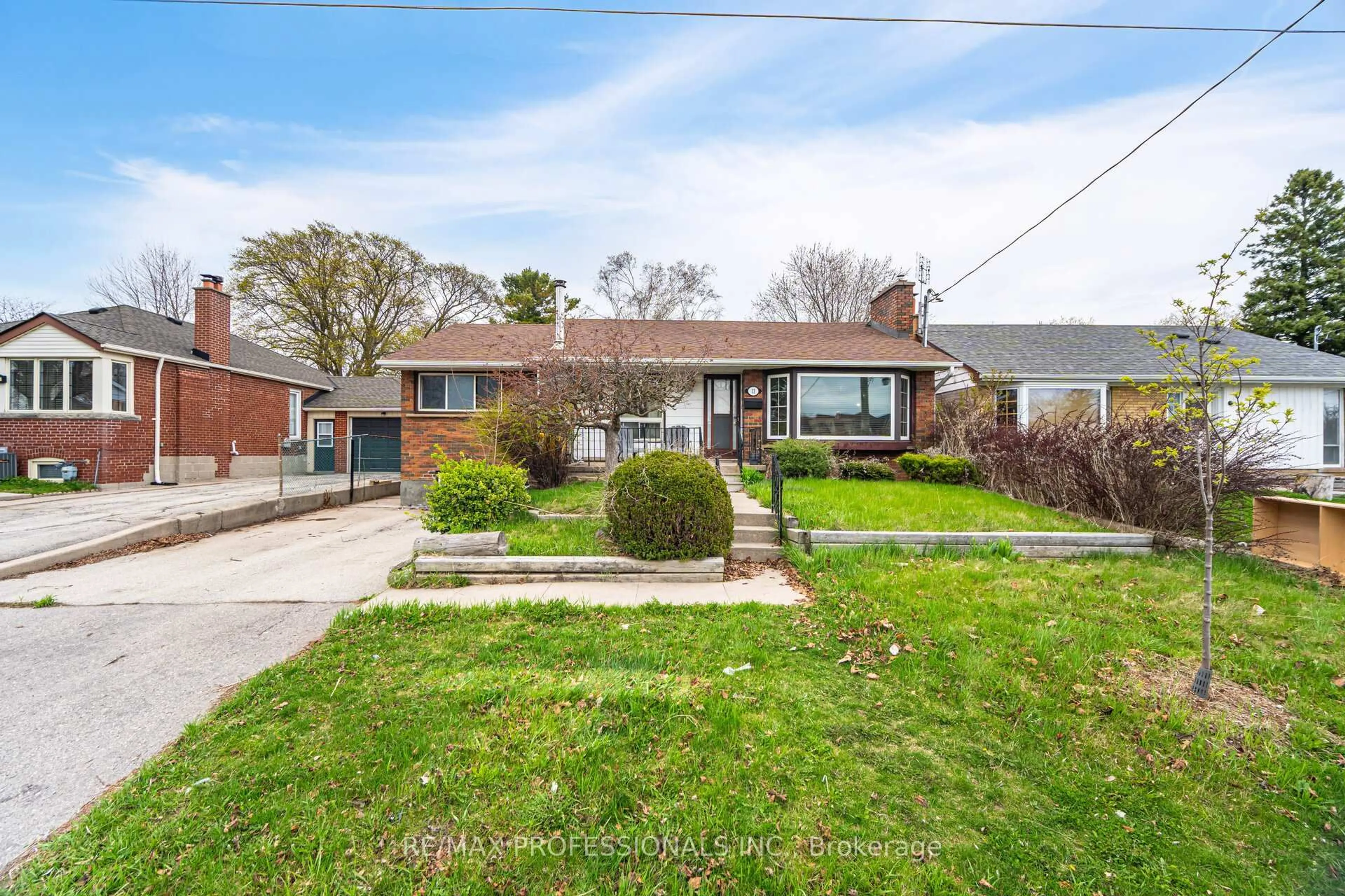 Unknown for 11 Jeanette St, Toronto Ontario M1M 3G2