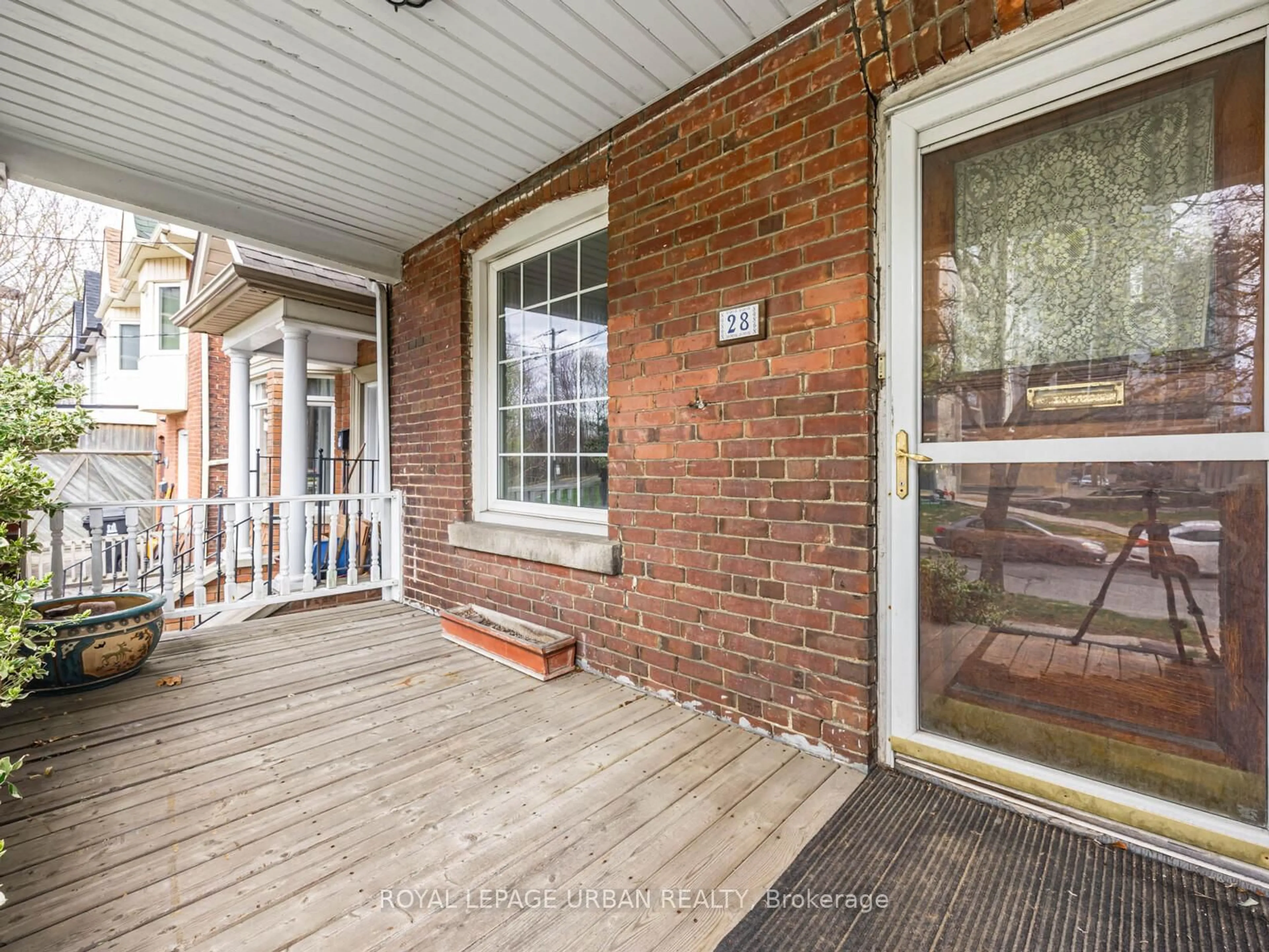 Indoor entryway for 28 Eastmount Ave, Toronto Ontario M4K 1V1
