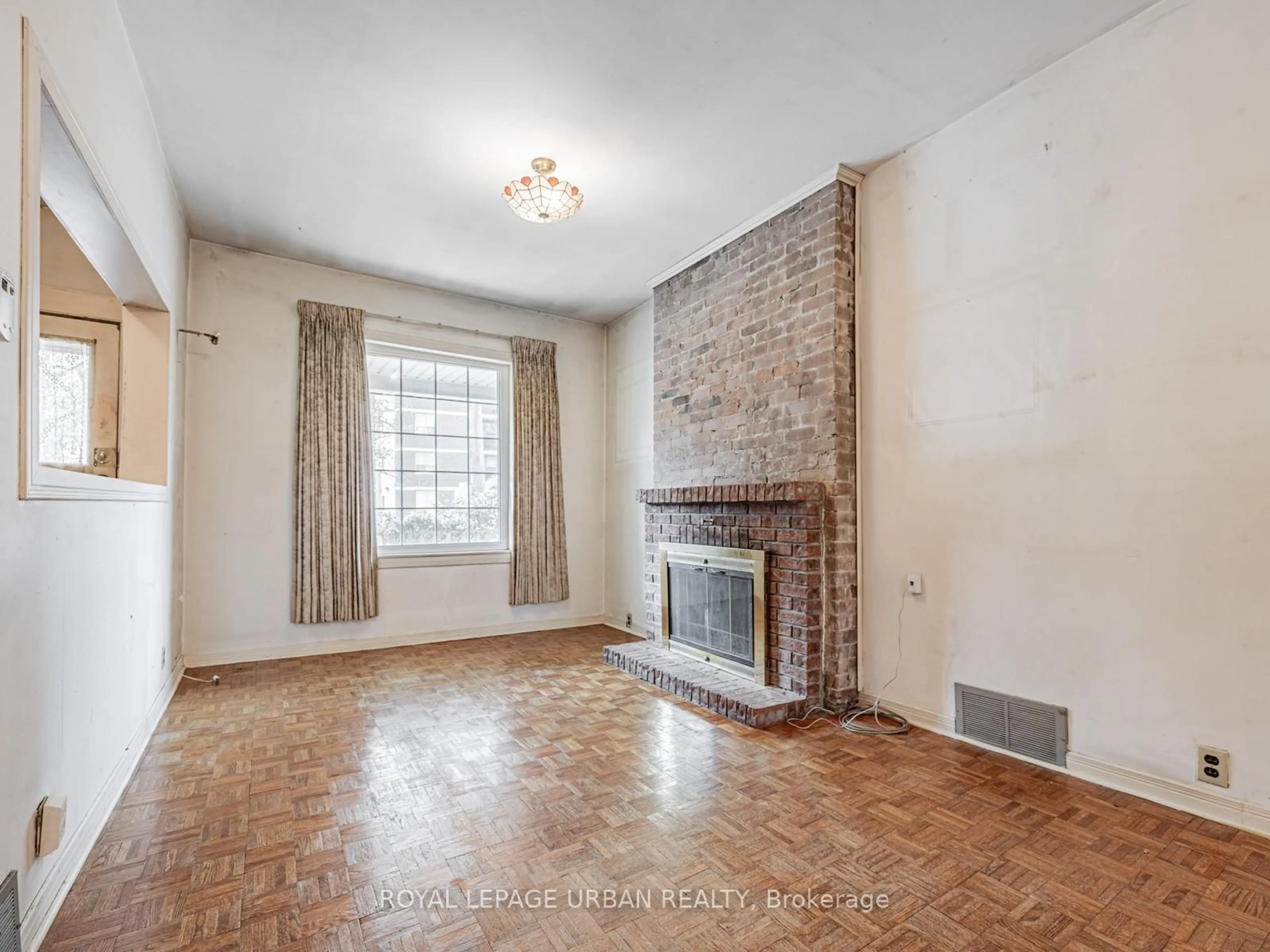 A pic of a room for 28 Eastmount Ave, Toronto Ontario M4K 1V1