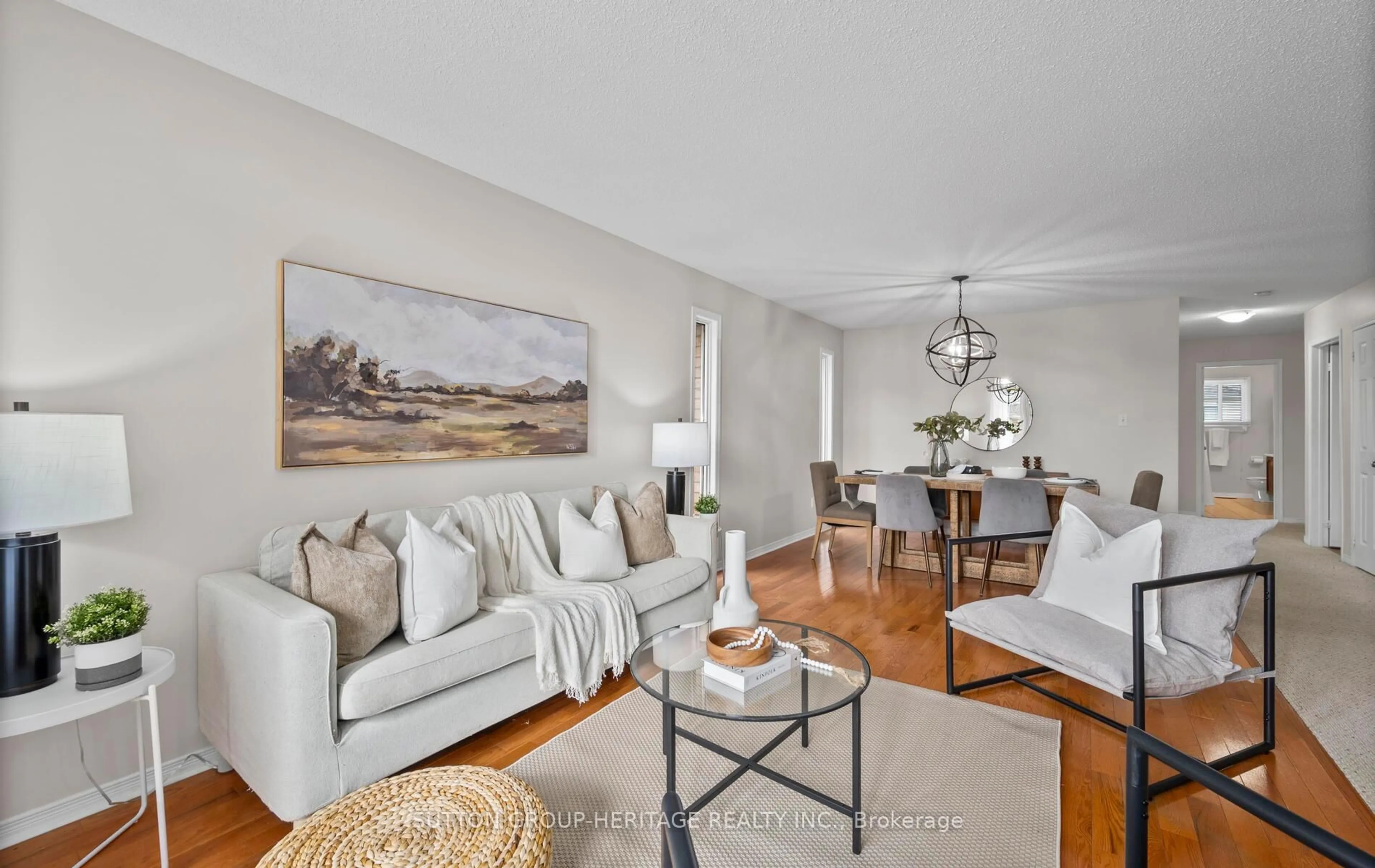Living room with furniture, unknown for 638 Longworth Ave, Clarington Ontario L1C 5B8