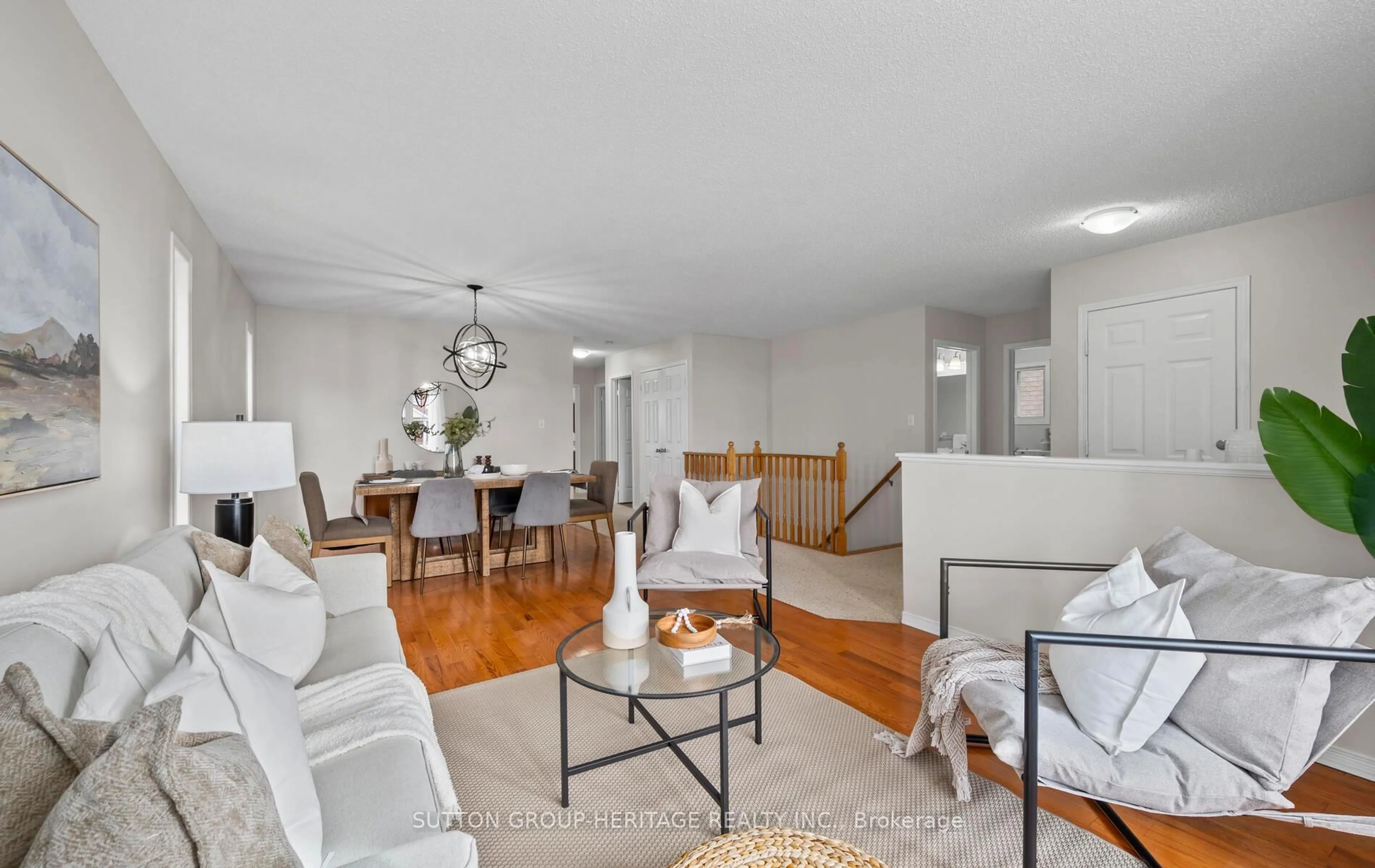 Living room with furniture, unknown for 638 Longworth Ave, Clarington Ontario L1C 5B8