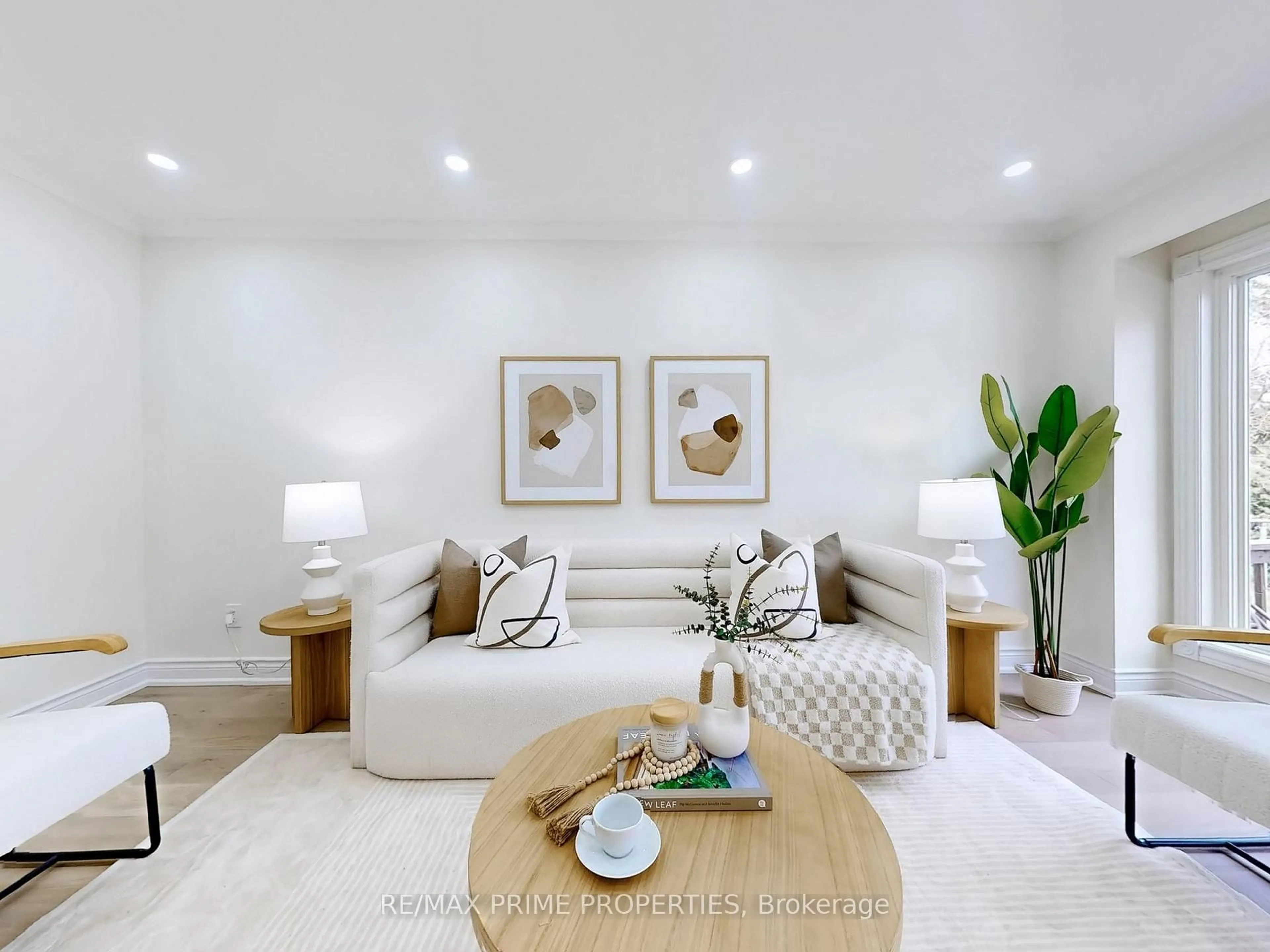 Living room with furniture, unknown for 38 Audrelane Crt, Toronto Ontario M1V 3S4