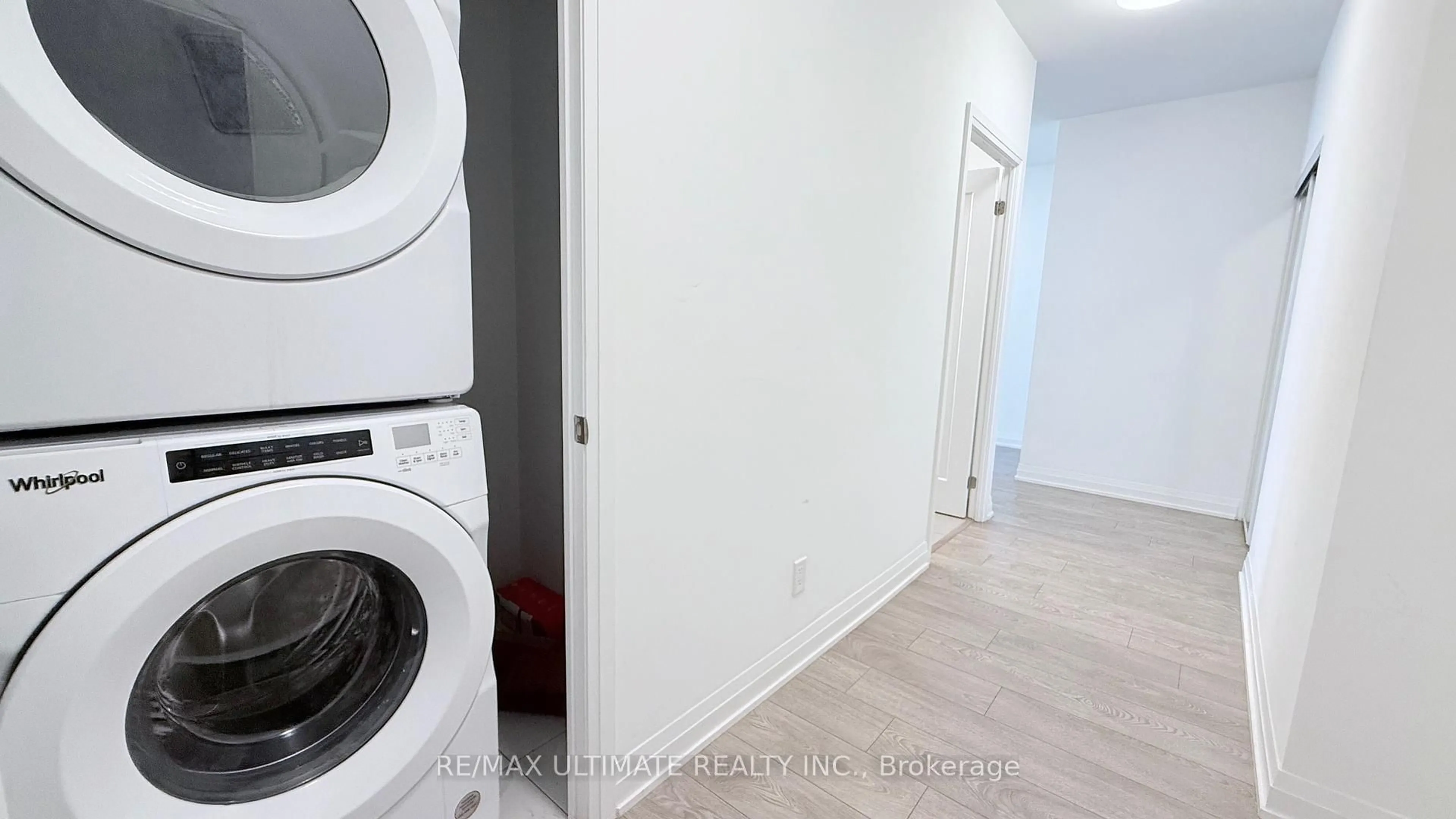 Laundry room for 286 Main St #703, Toronto Ontario M4C 0B3