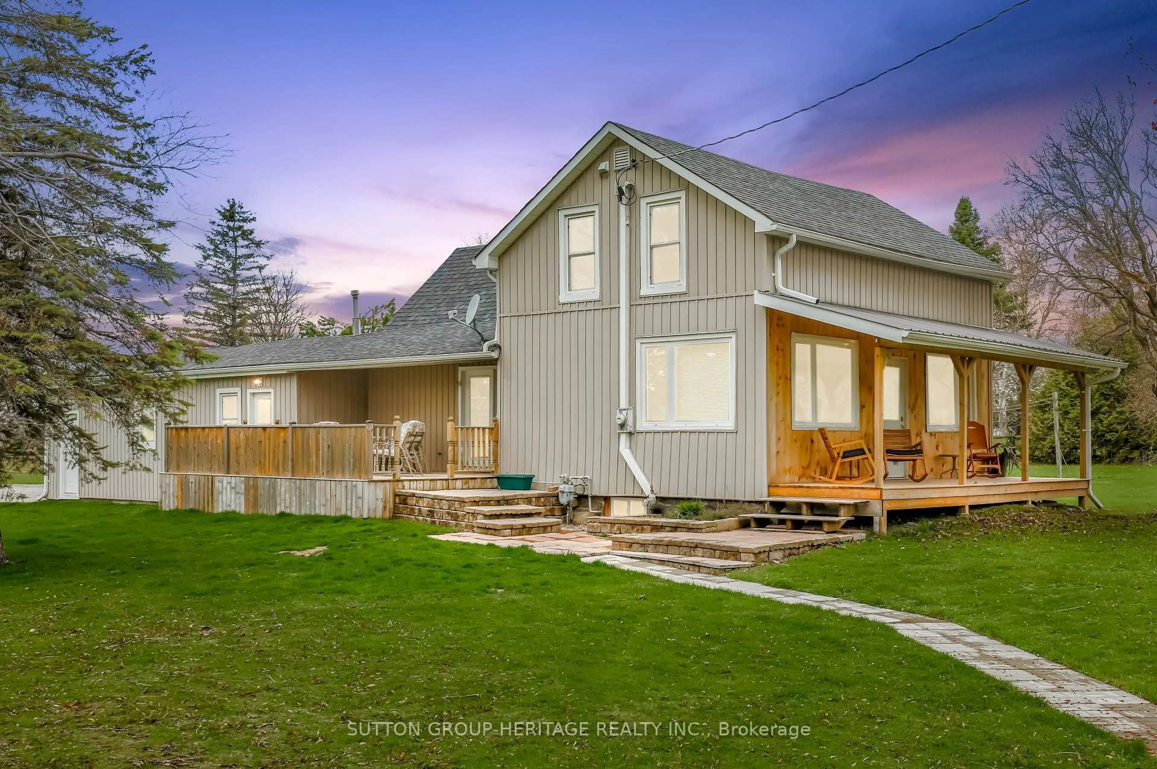 Home with vinyl exterior material, street for 190 River St, Scugog Ontario L0C 1G0