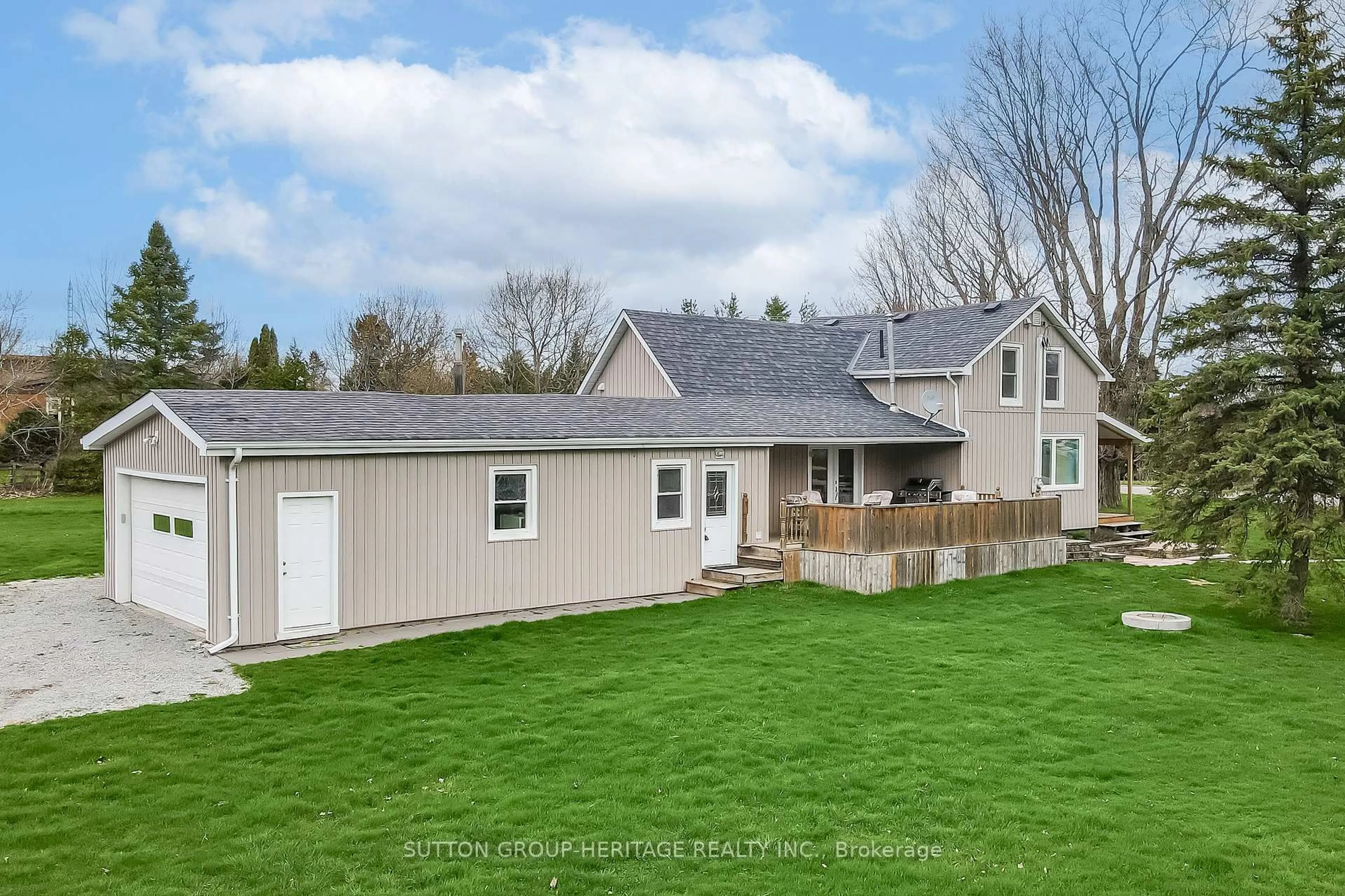 A pic from outside/outdoor area/front of a property/back of a property/a pic from drone, unknown for 190 River St, Scugog Ontario L0C 1G0