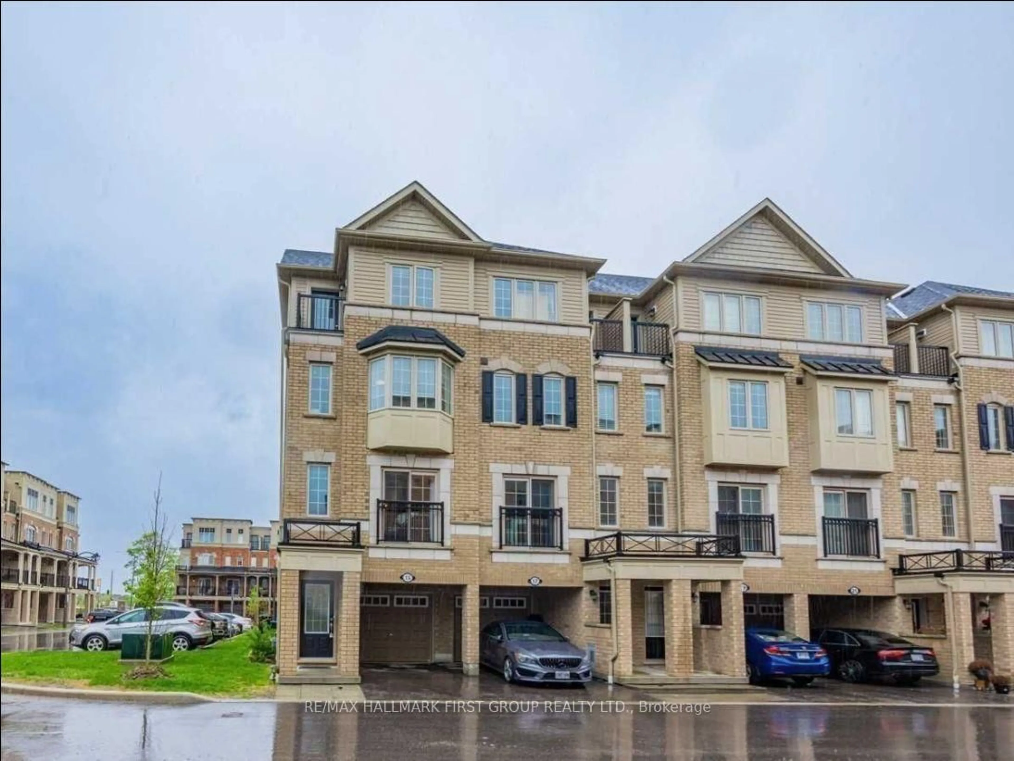 A pic from outside/outdoor area/front of a property/back of a property/a pic from drone, water/lake/river/ocean view for 15 Filly Path #446, Oshawa Ontario L1L 0K8