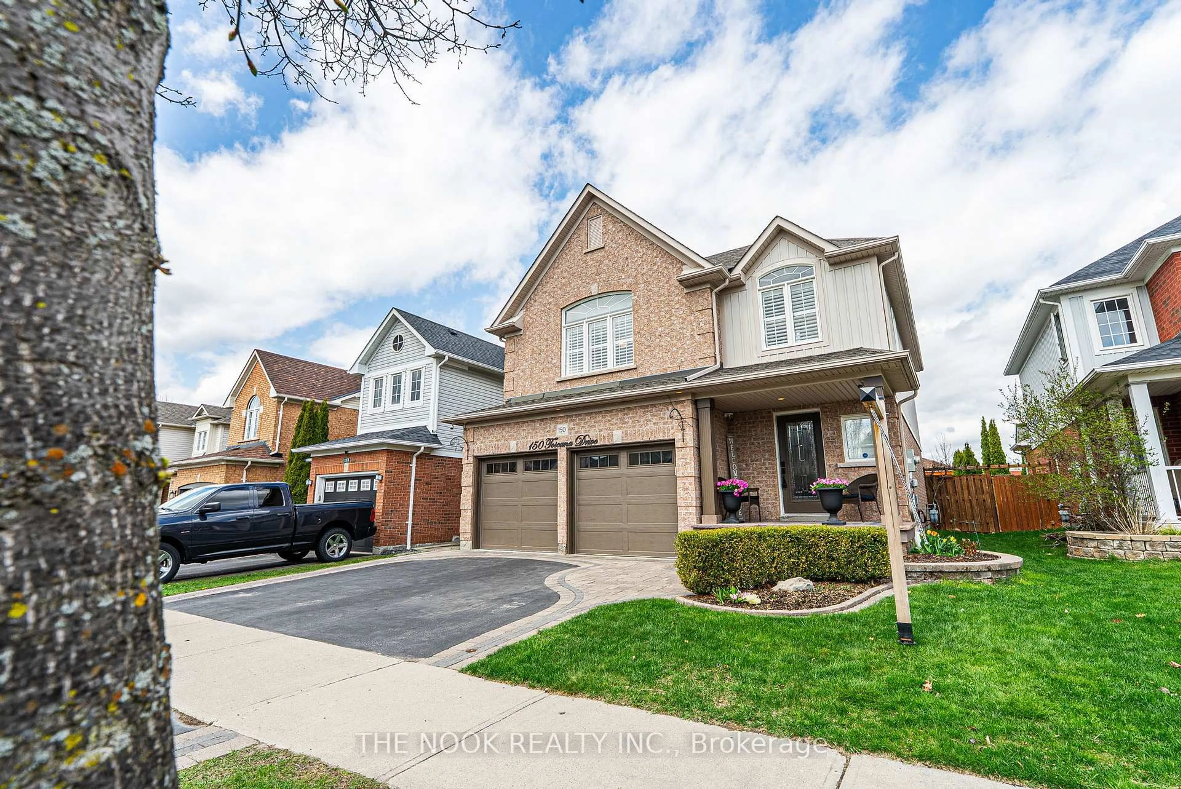 Home with brick exterior material, street for 150 Toscana Dr, Whitby Ontario L1R 2Z9