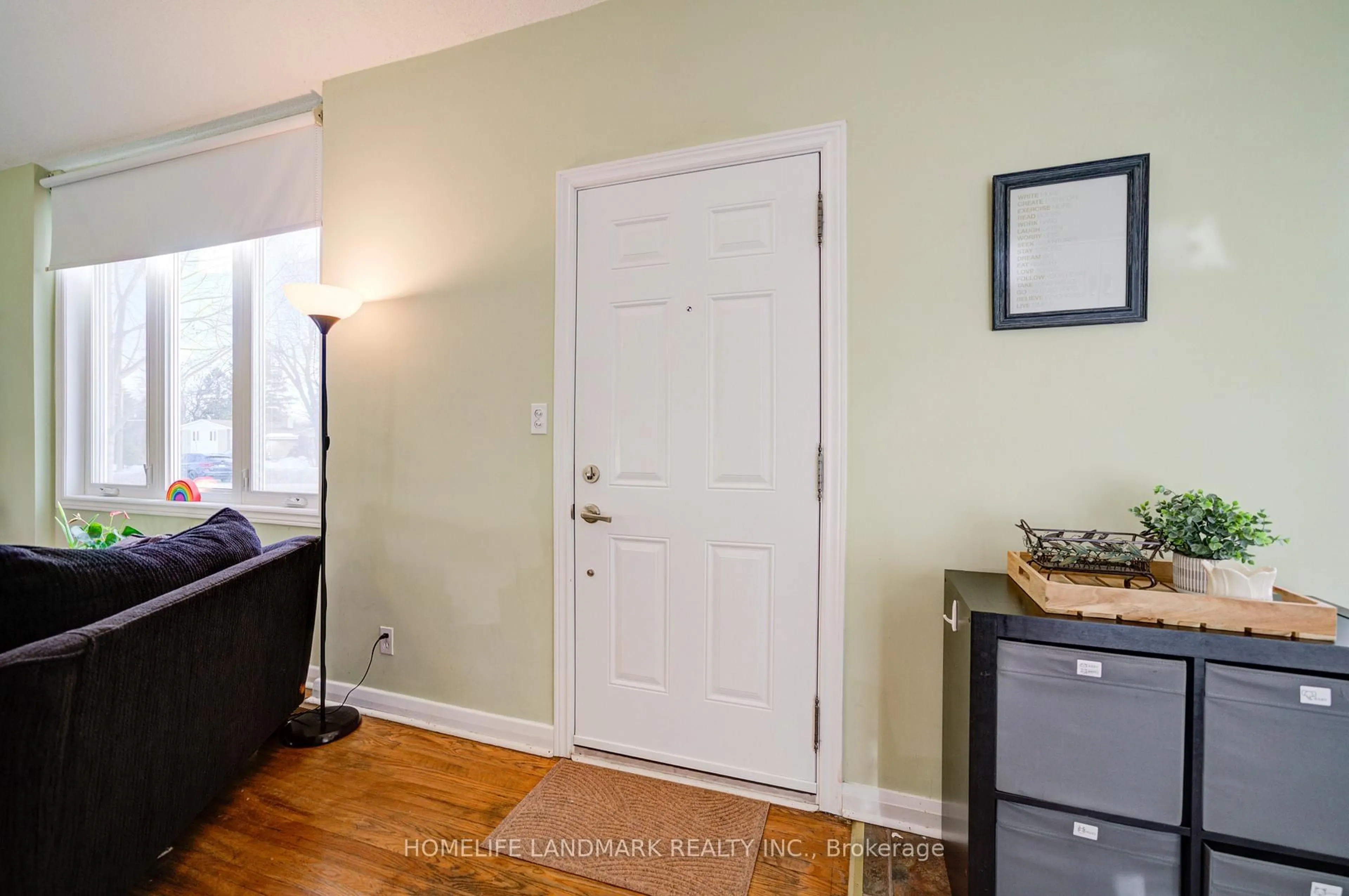 Indoor entryway for 35 Benshire Dr, Toronto Ontario M1H 1M3