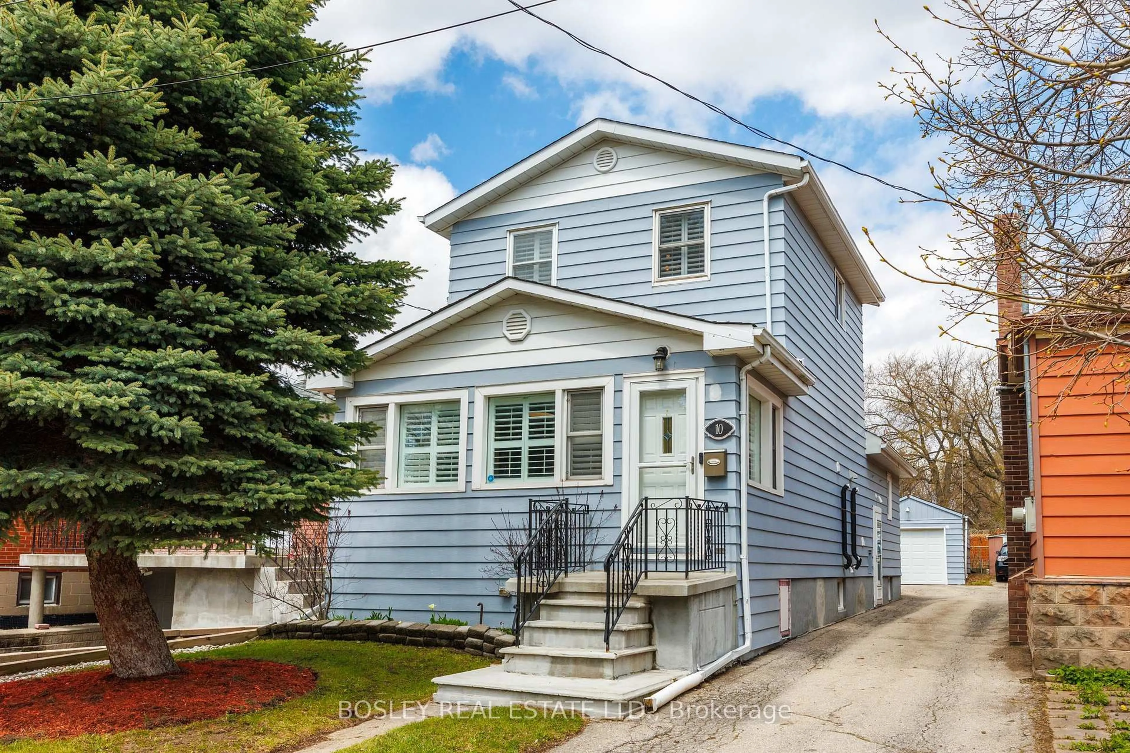 Home with vinyl exterior material, street for 10 Craiglee Dr, Toronto Ontario M1N 2L6