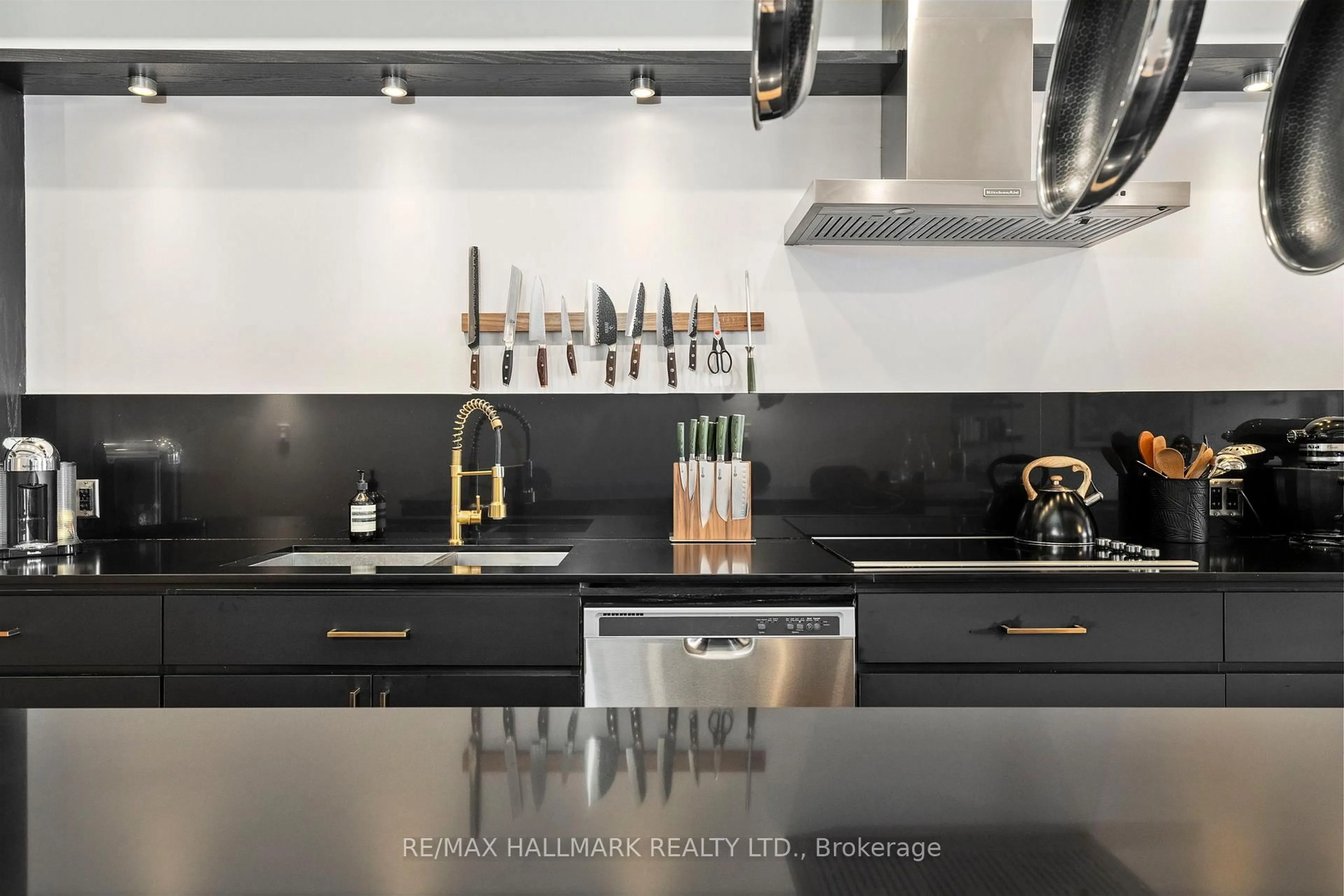 Contemporary kitchen, ceramic/tile floor for 326 Carlaw Ave #215, Toronto Ontario M4M 3N8