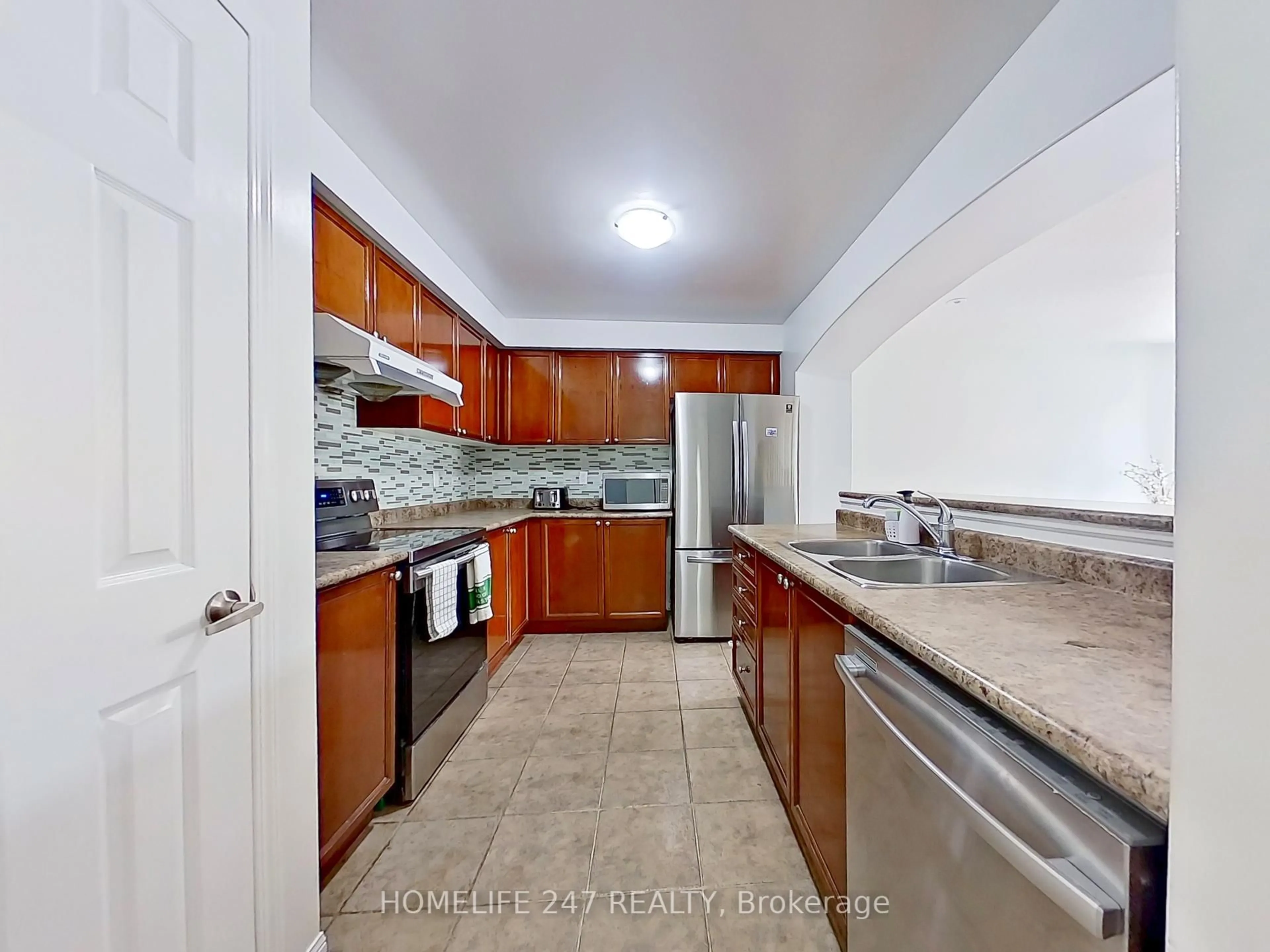 Standard kitchen, ceramic/tile floor for 63 Mendelssohn St, Toronto Ontario M1L 0B8