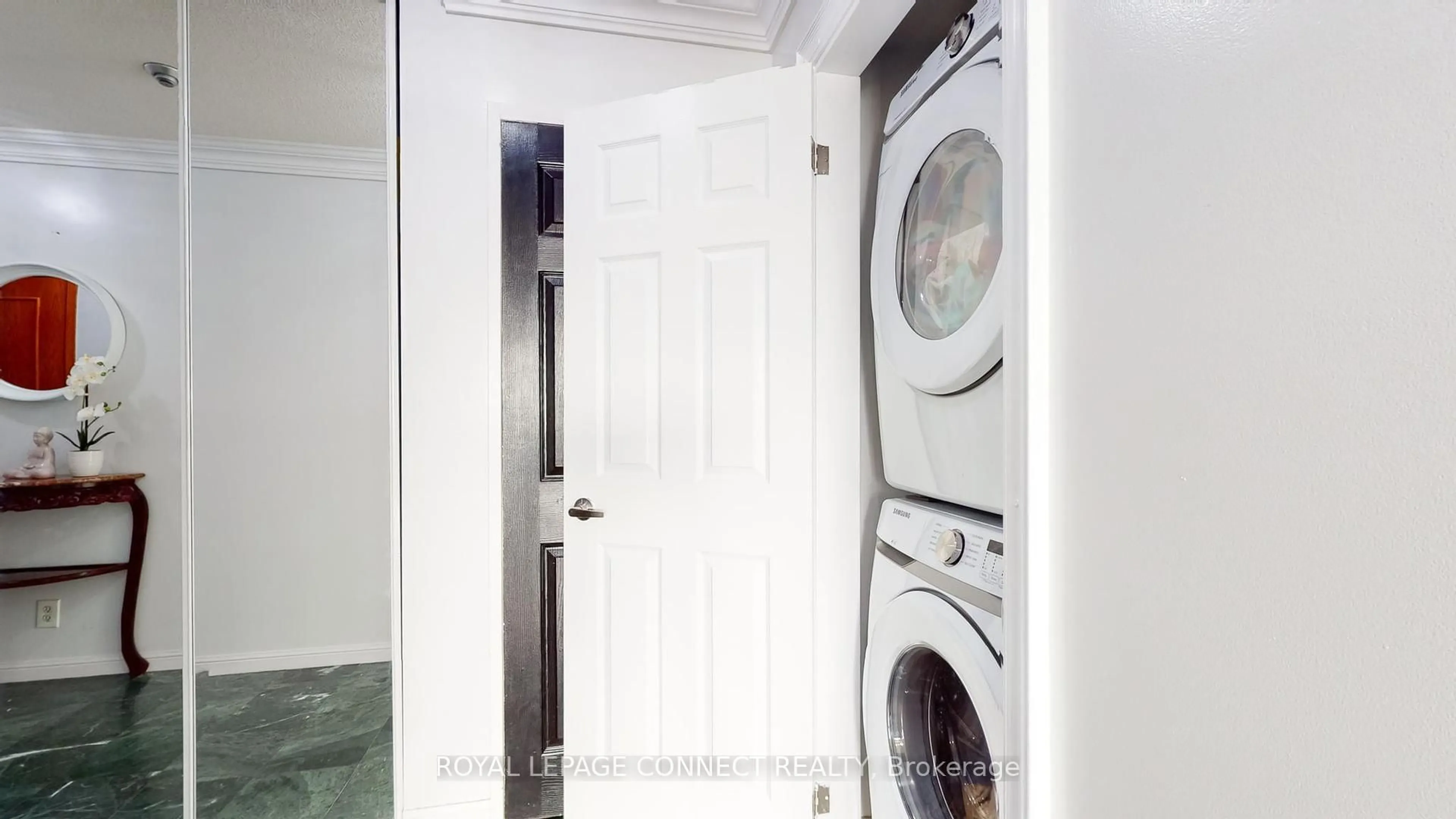 Laundry room for 18 Lee Centre Dr #1506, Toronto Ontario M1H 3H5
