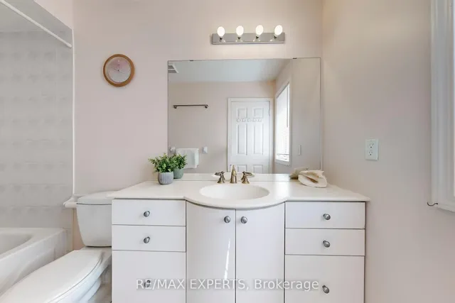 Additional property image - 84 Piperbrook Cres