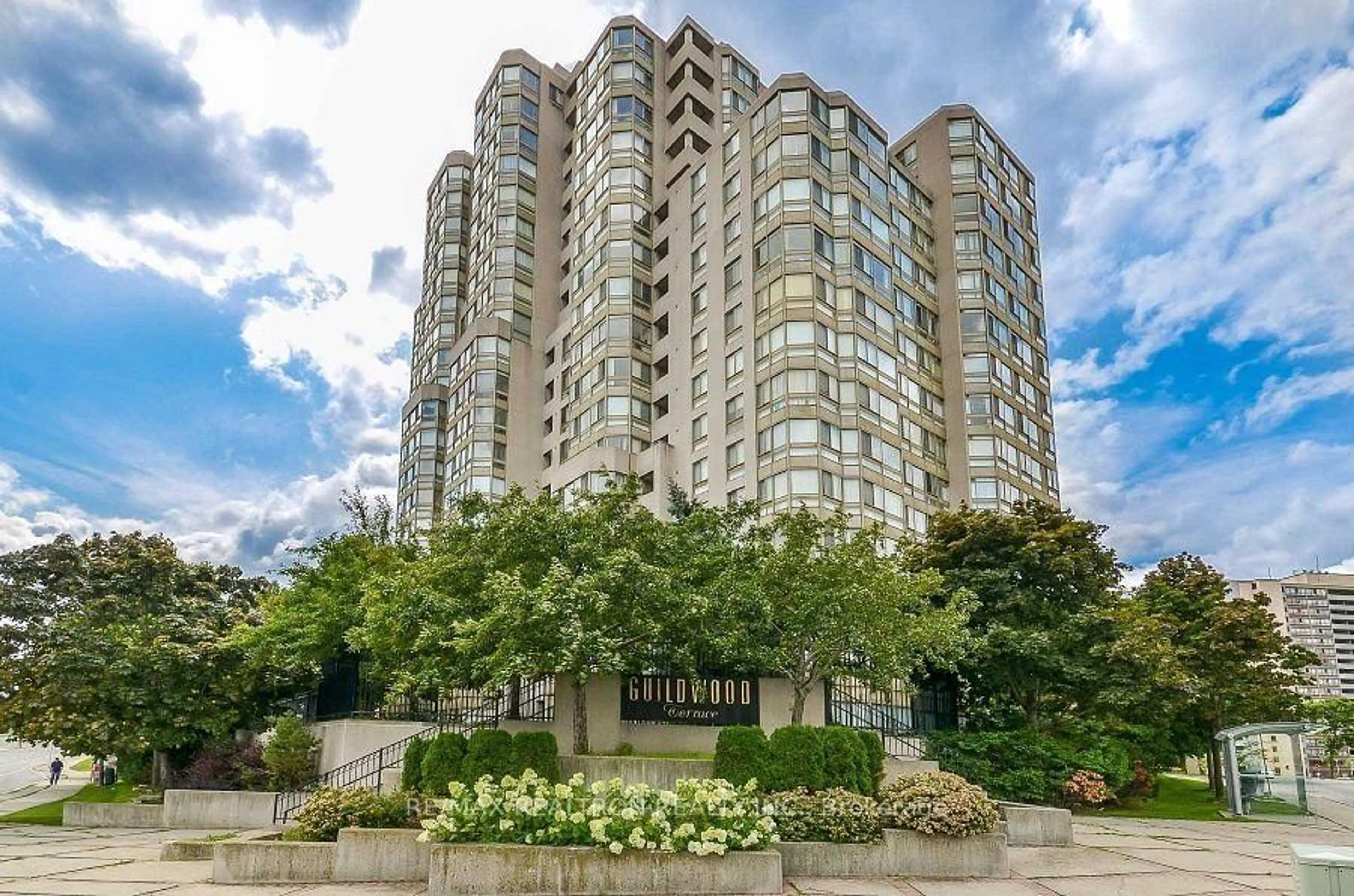Unknown for 3233 Eglinton Ave #402, Toronto Ontario M1J 3N6