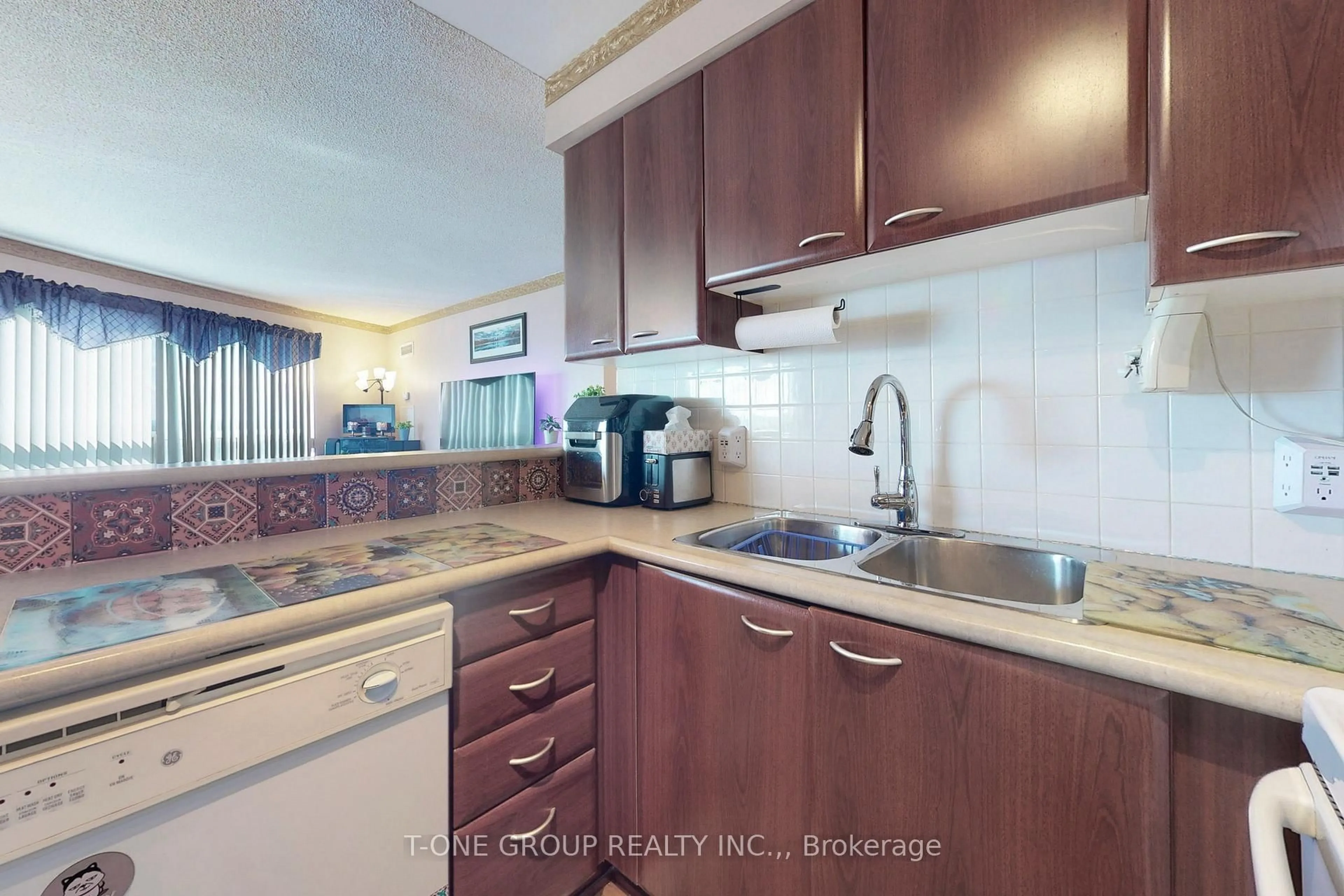 Standard kitchen, unknown for 36 LEE CENTRE Dr #2311, Toronto Ontario M1H 3K2