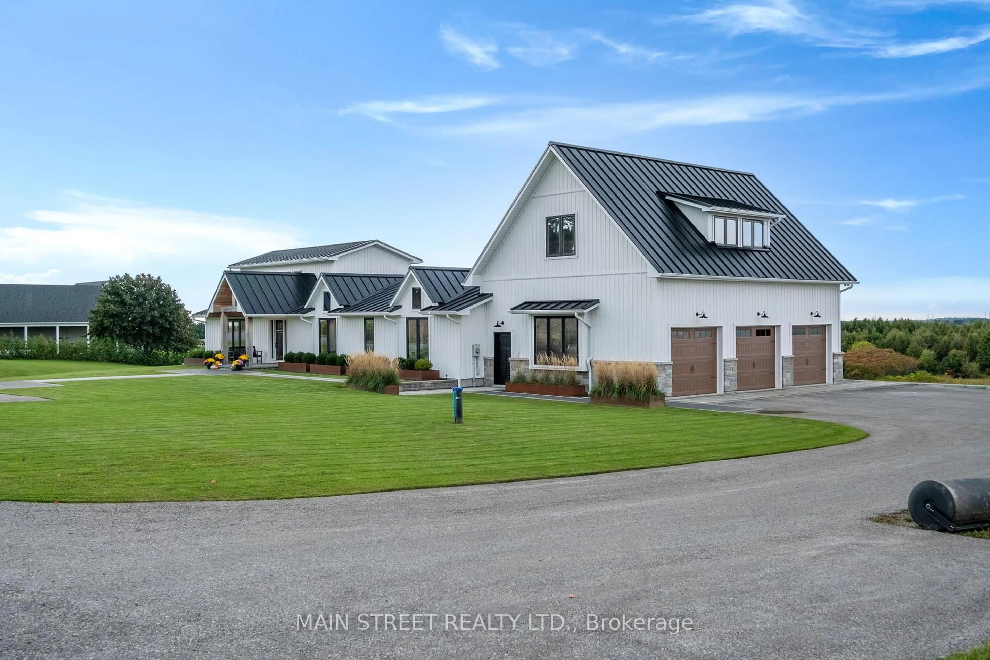 A pic from outside/outdoor area/front of a property/back of a property/a pic from drone, street for 6346 Clemens Rd, Clarington Ontario L1C 5R3