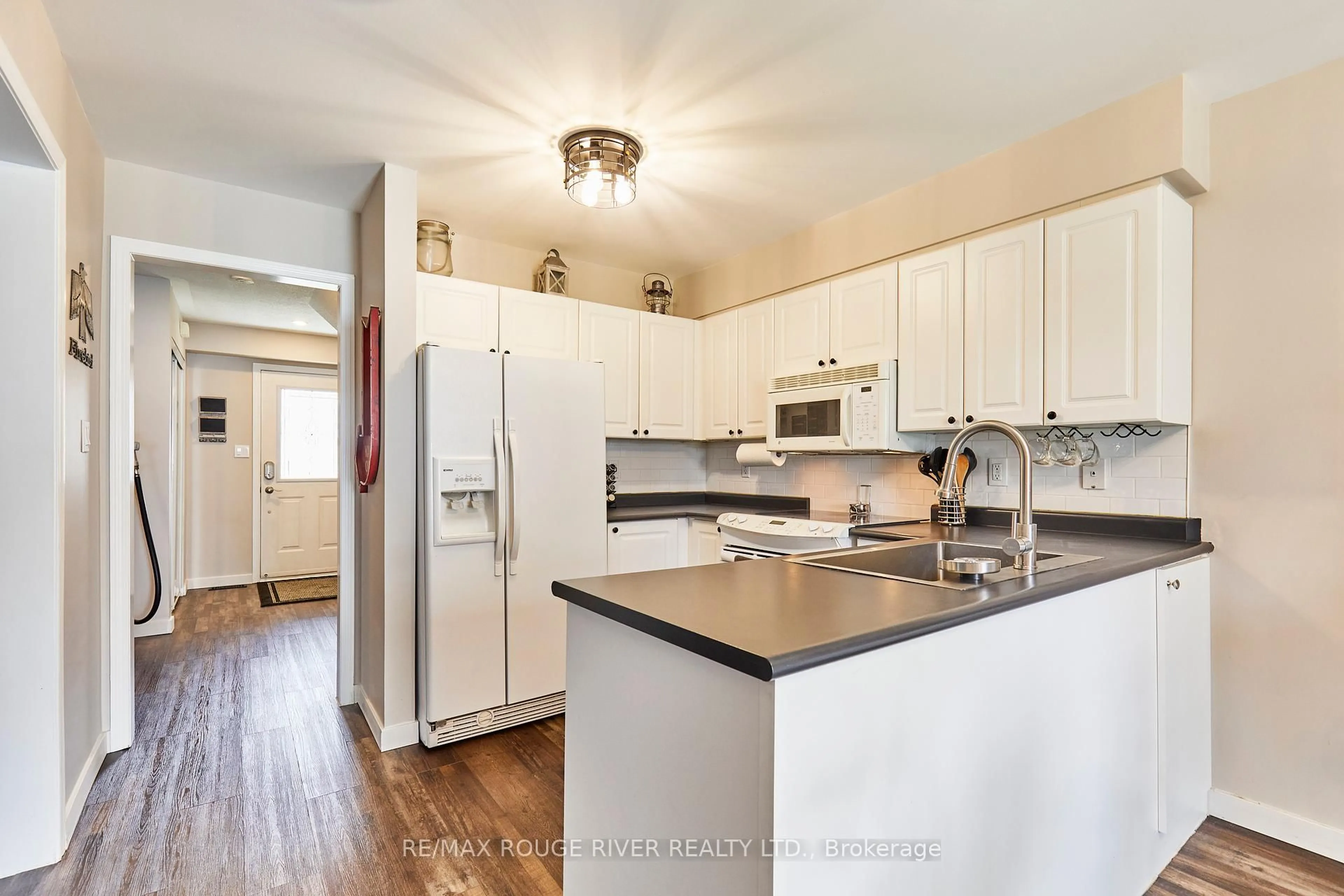 Standard kitchen, unknown for 74 Madden Pl, Clarington Ontario L1C 5K3