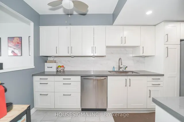 Additional property image - 121 Ling Rd Unit 904