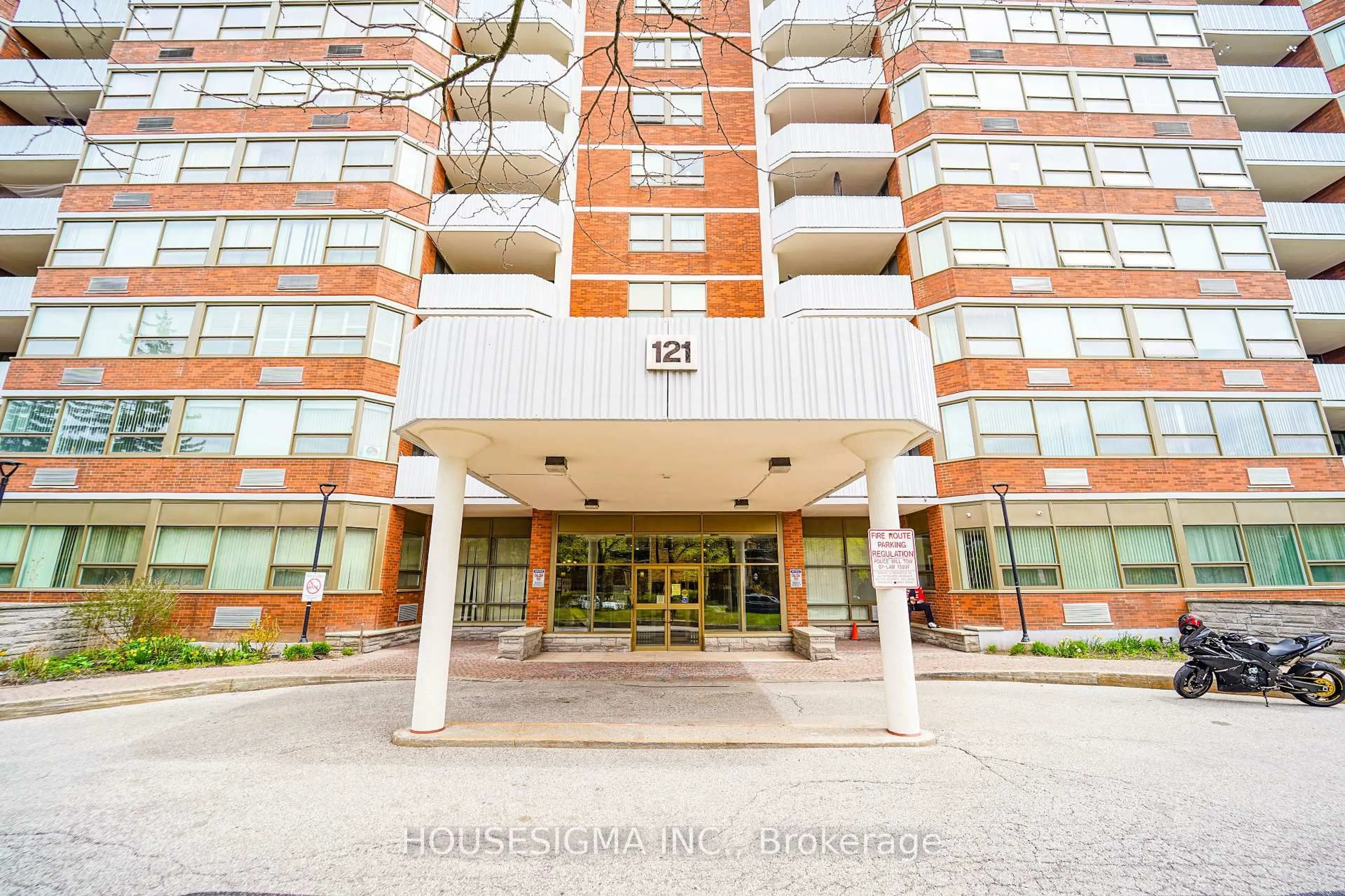 Indoor foyer for 121 Ling Rd #904, Toronto Ontario M1E 4Y2
