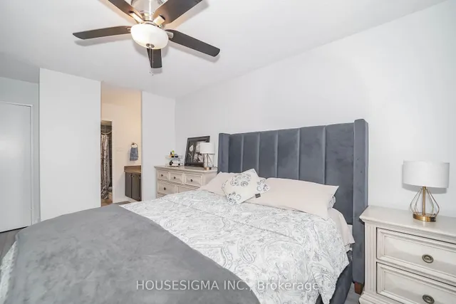 Additional property image - 121 Ling Rd Unit 904