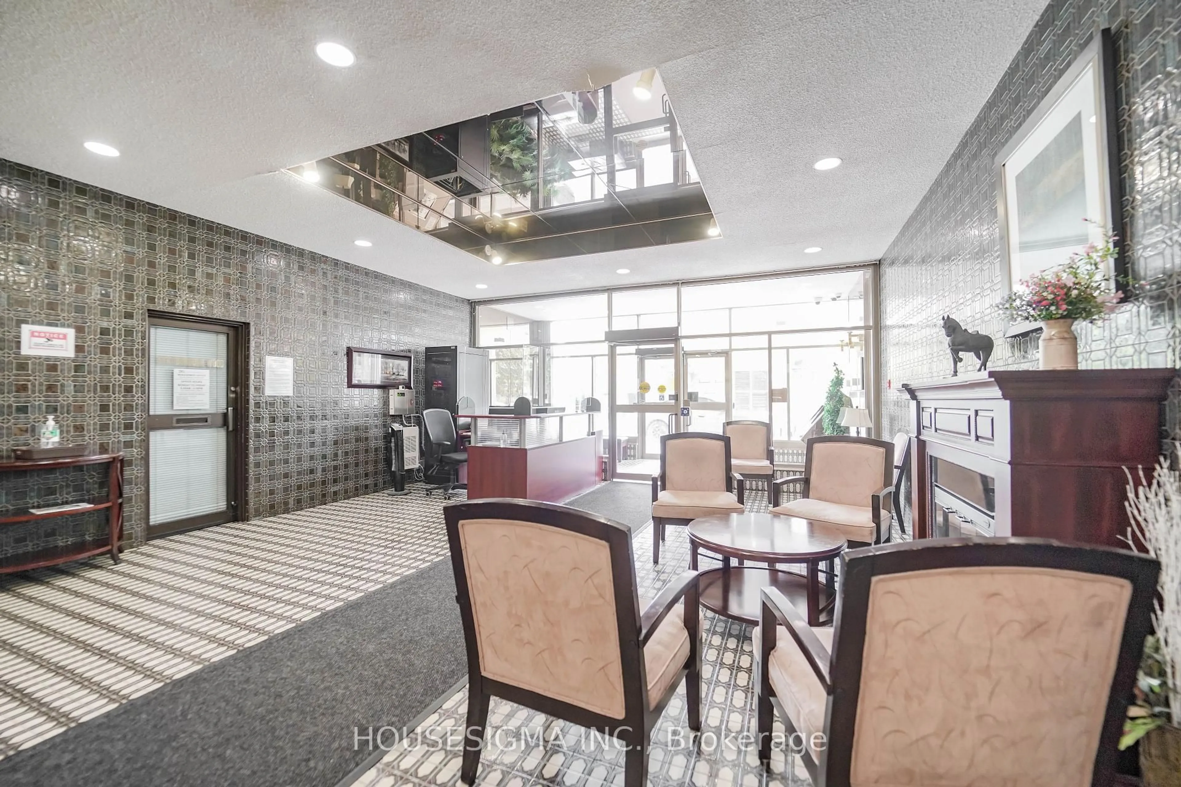 Lobby for 121 Ling Rd #904, Toronto Ontario M1E 4Y2