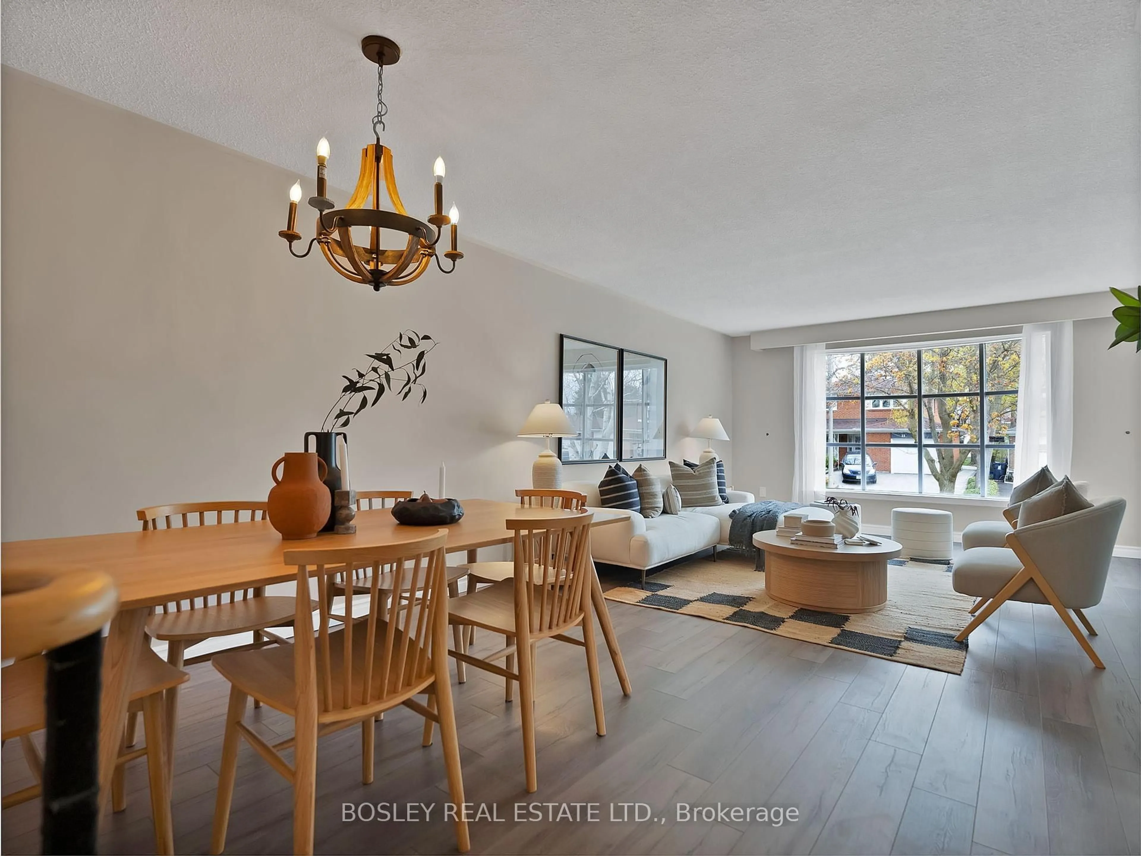 Living room with furniture, wood/laminate floor for 18 Leeswood Cres, Toronto Ontario M1S 2P3
