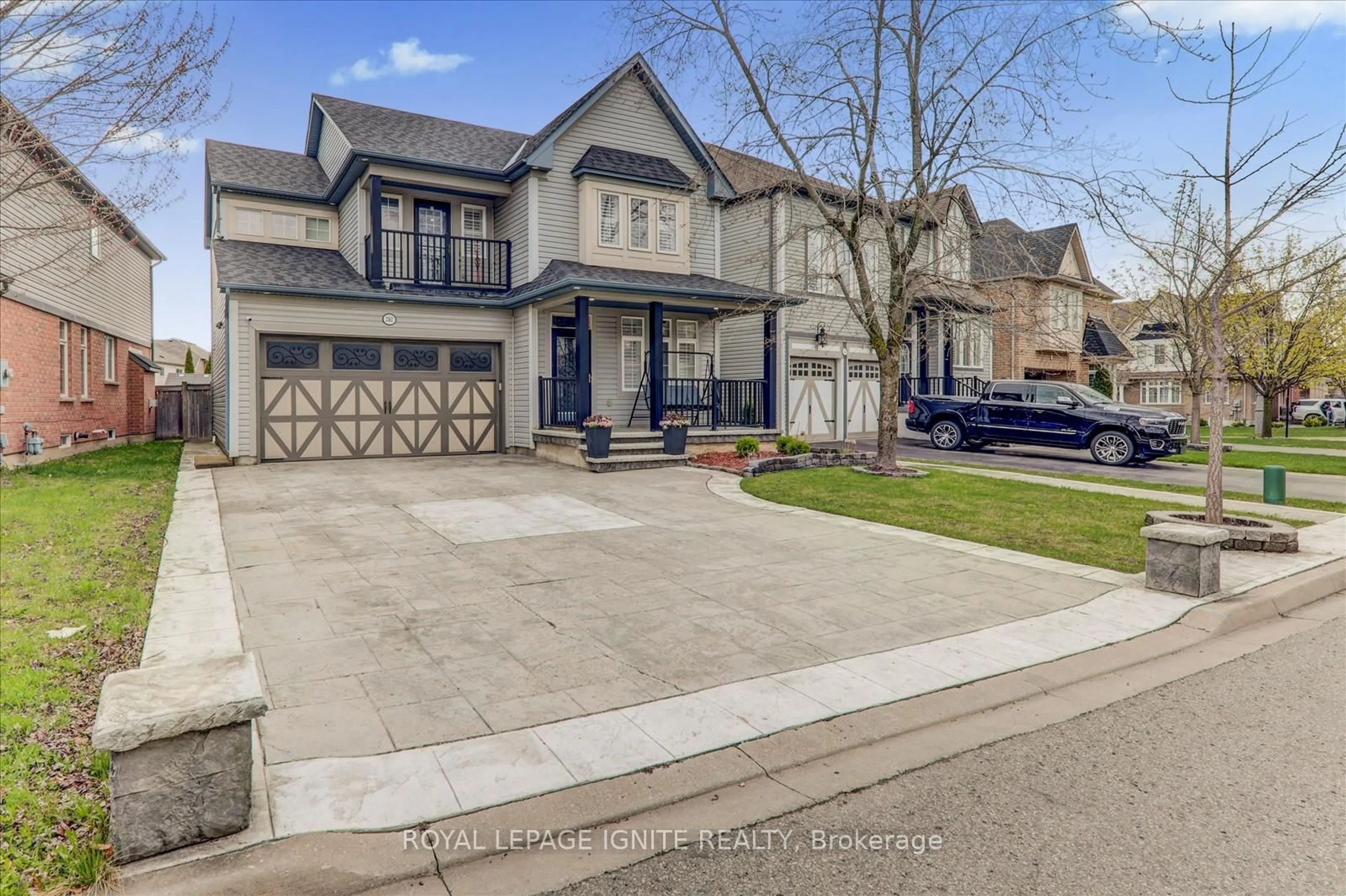 Home with brick exterior material, street for 2362 Pilgrim Sq, Oshawa Ontario L1L 0C2