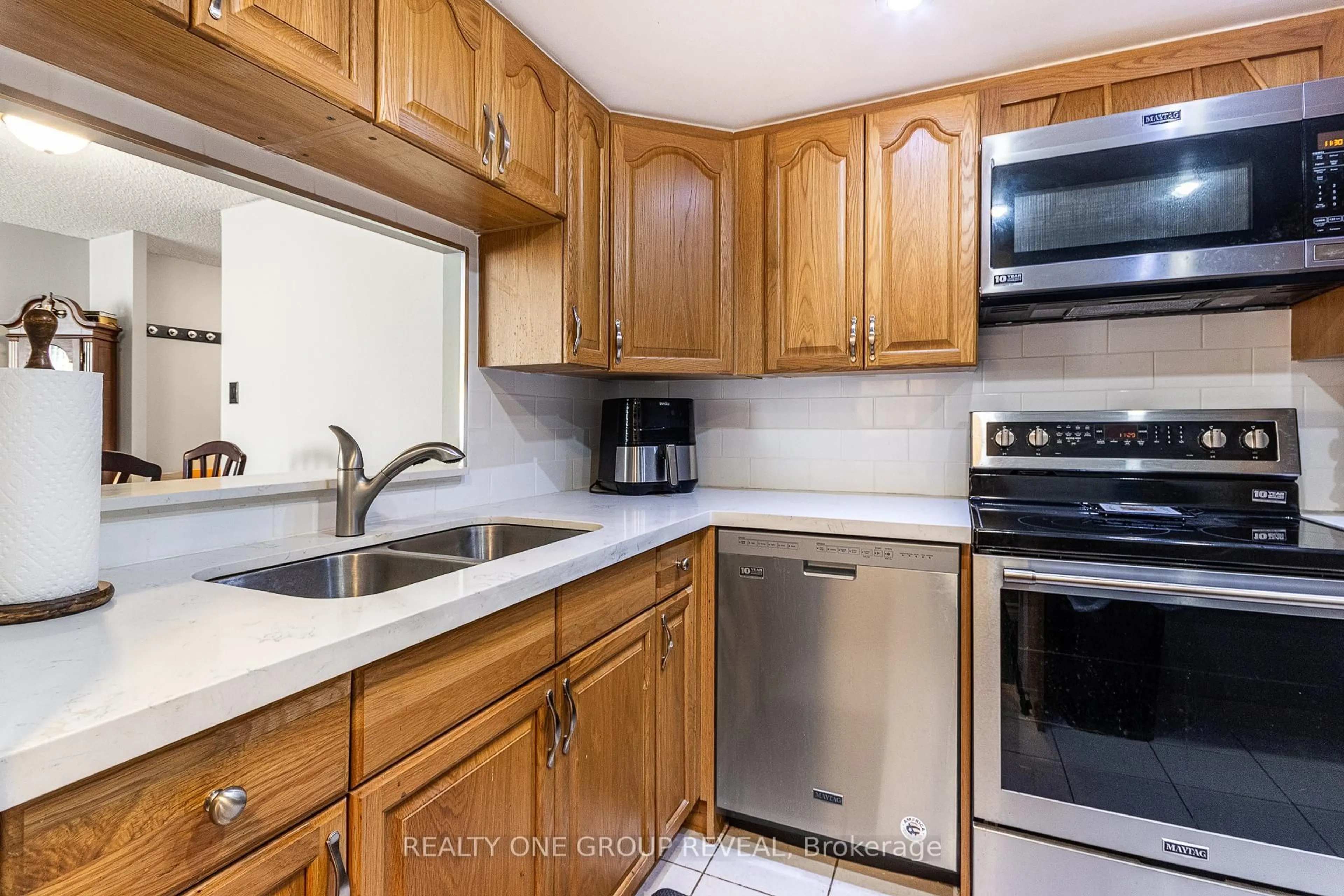 Standard kitchen, unknown for 11753 Sheppard Ave #314, Toronto Ontario M1B 5M3