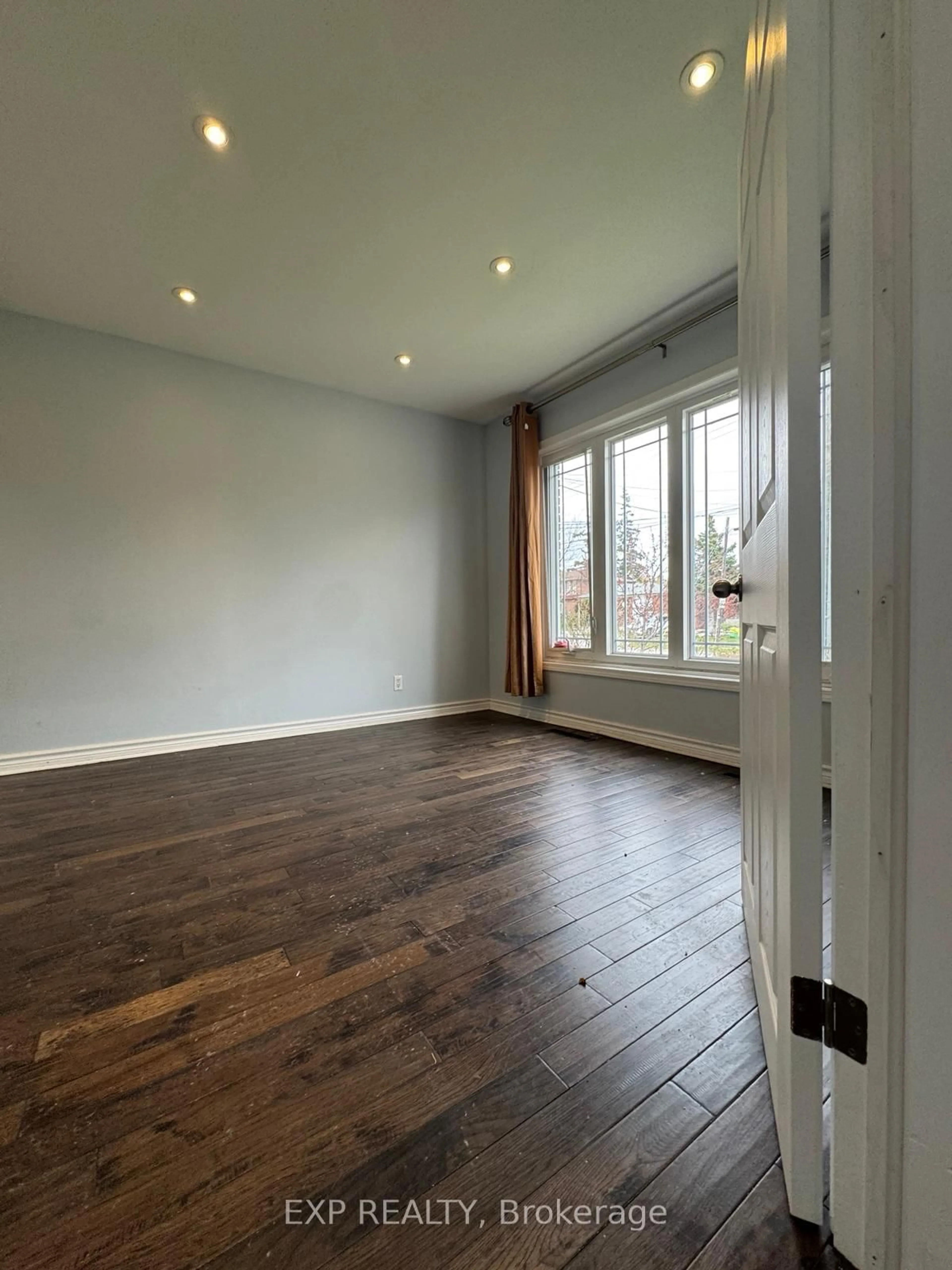A pic of a room for 374 Morrish Rd, Toronto Ontario M1C 1G1