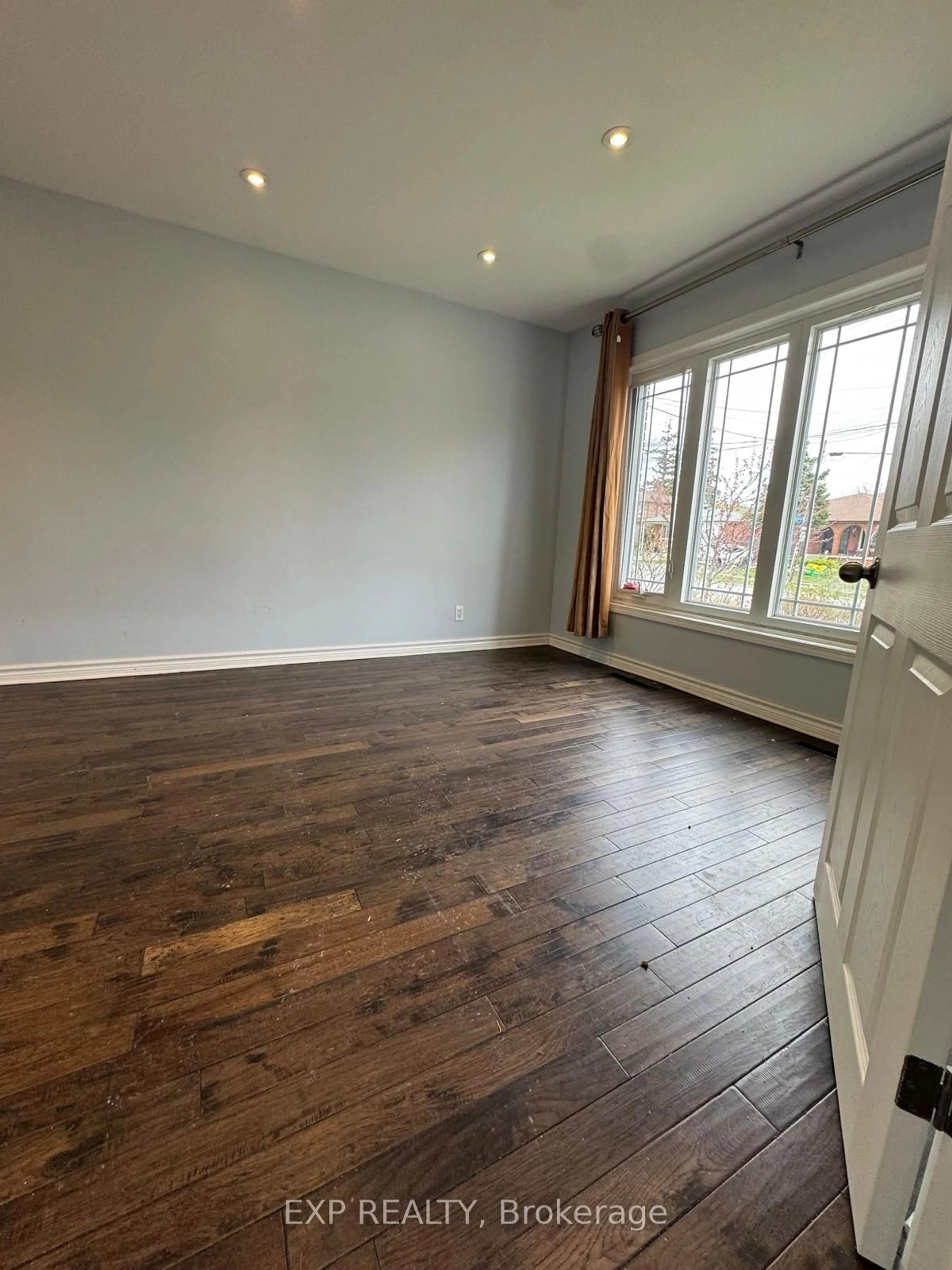 A pic of a room for 374 Morrish Rd, Toronto Ontario M1C 1G1