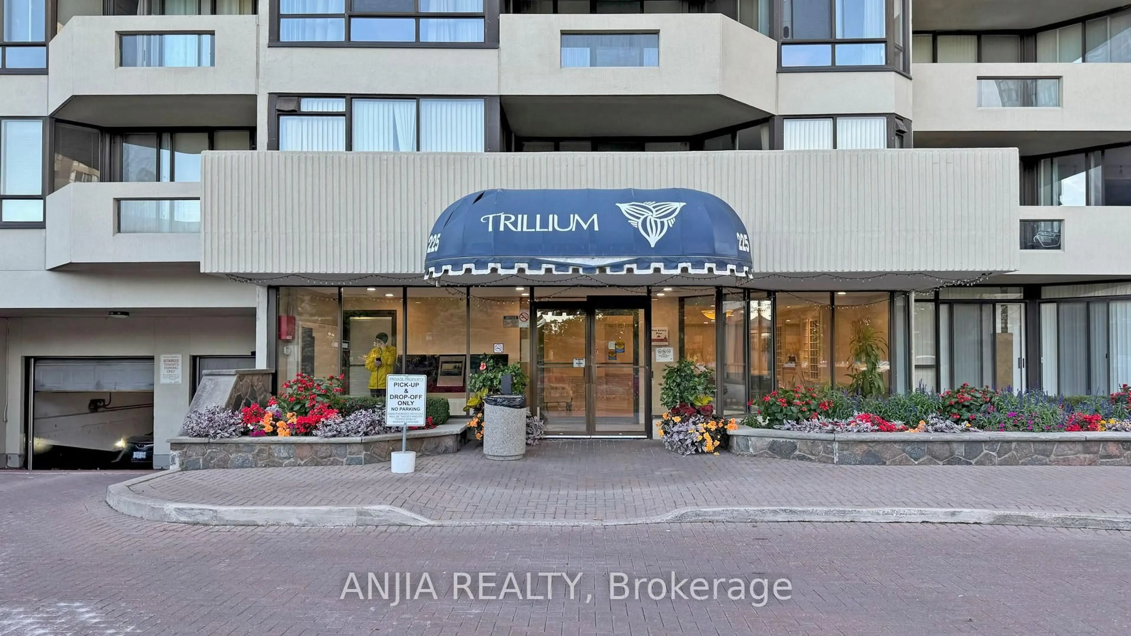 Unknown for 225 Bamburgh Circ #512, Toronto Ontario M1W 3X9
