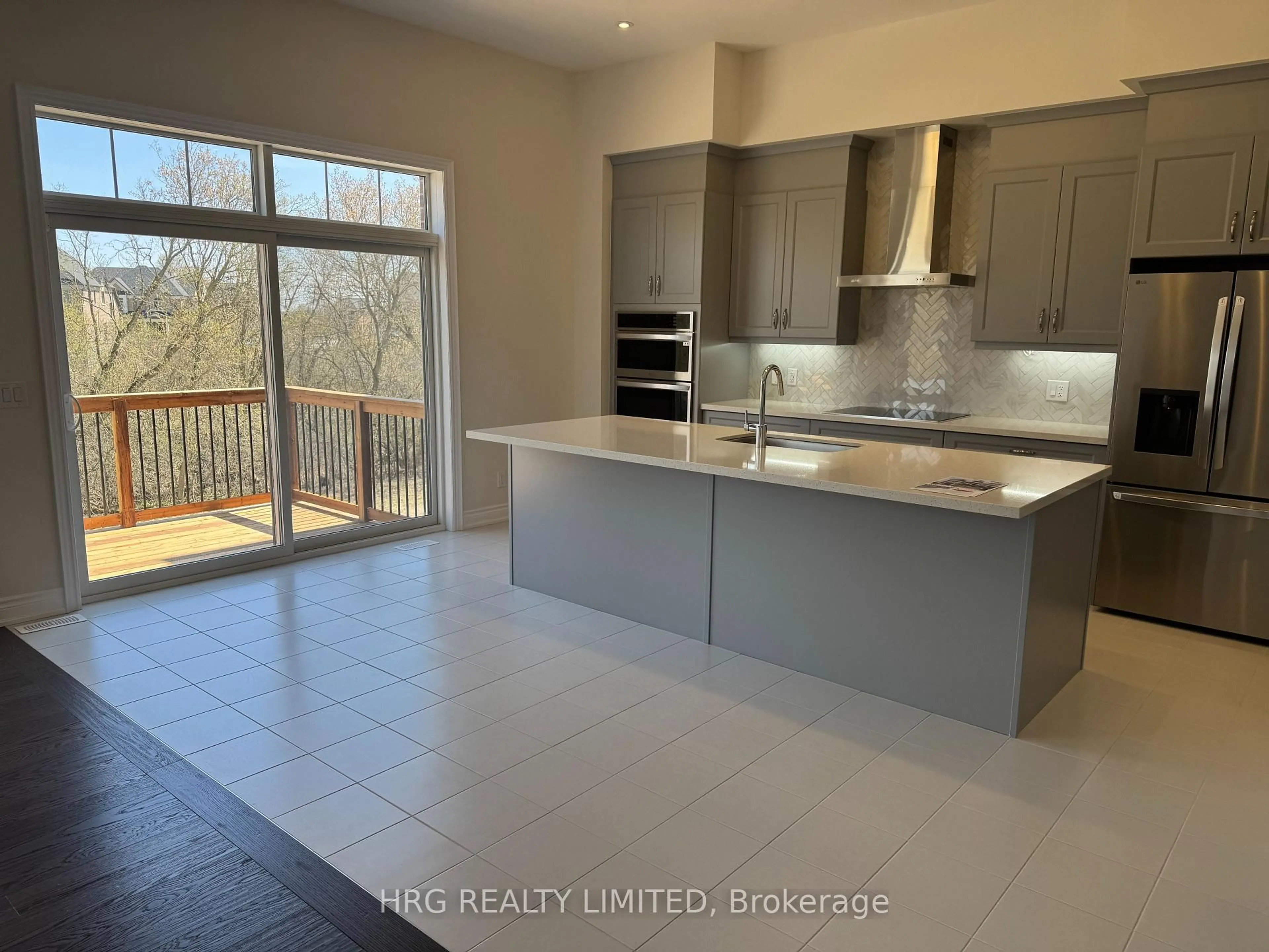 Open concept kitchen, ceramic/tile floor for 100 Pheasant Ridge Dr, Whitby Ontario L1P 0P2