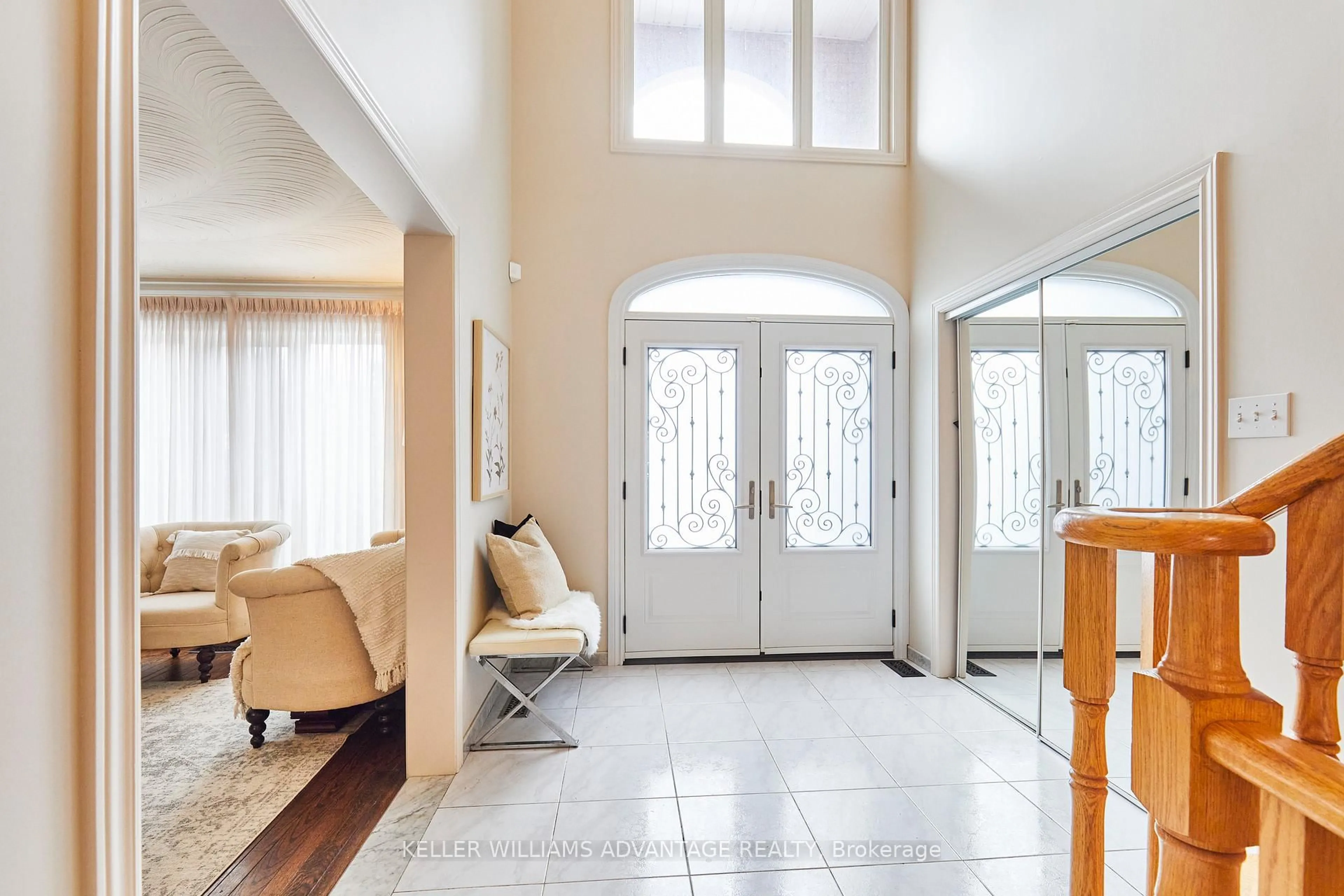 Indoor entryway for 159 Meadowvale Rd, Toronto Ontario M1C 1S2