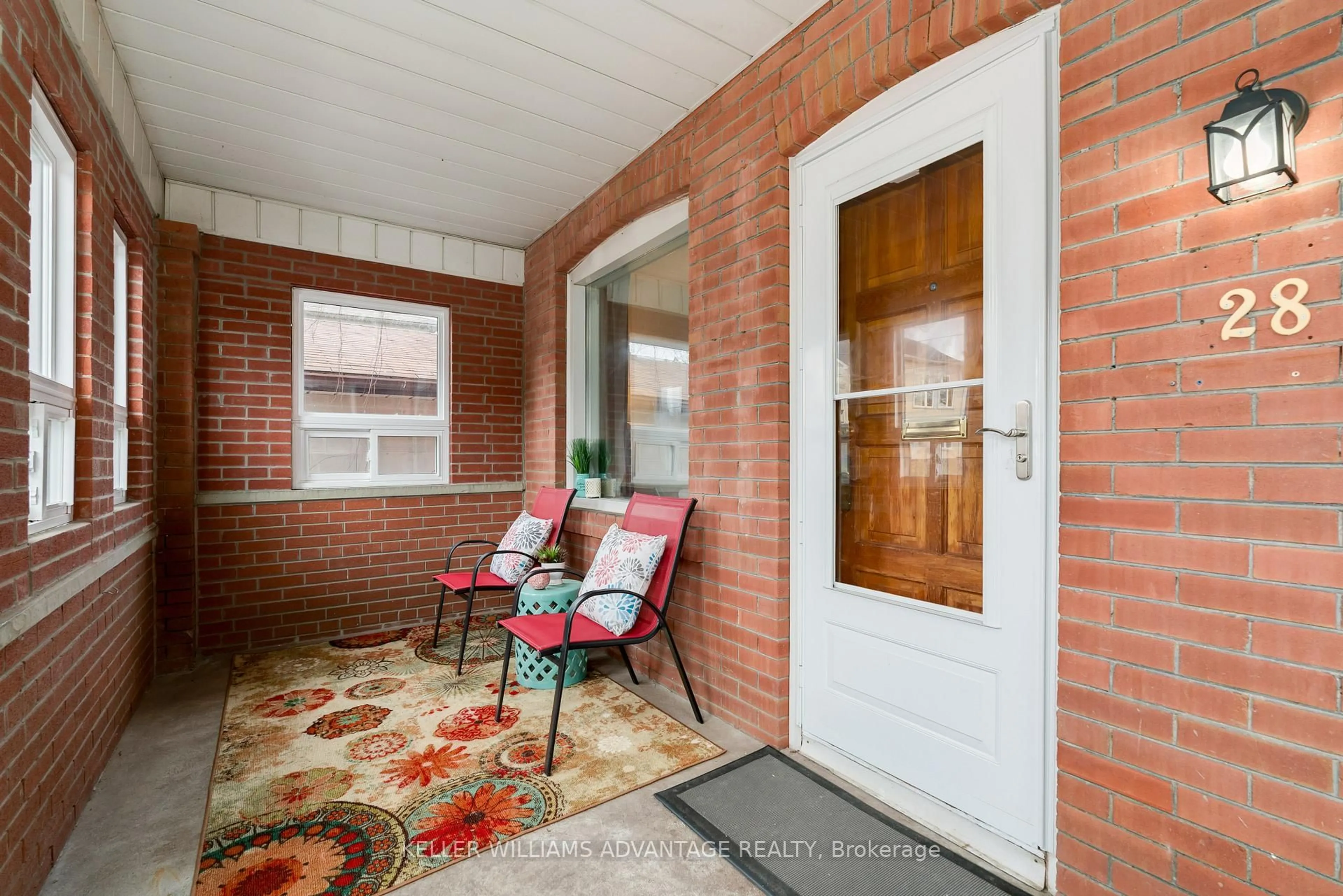 Indoor entryway for 28 Epsom Ave, Toronto Ontario M4C 2A7