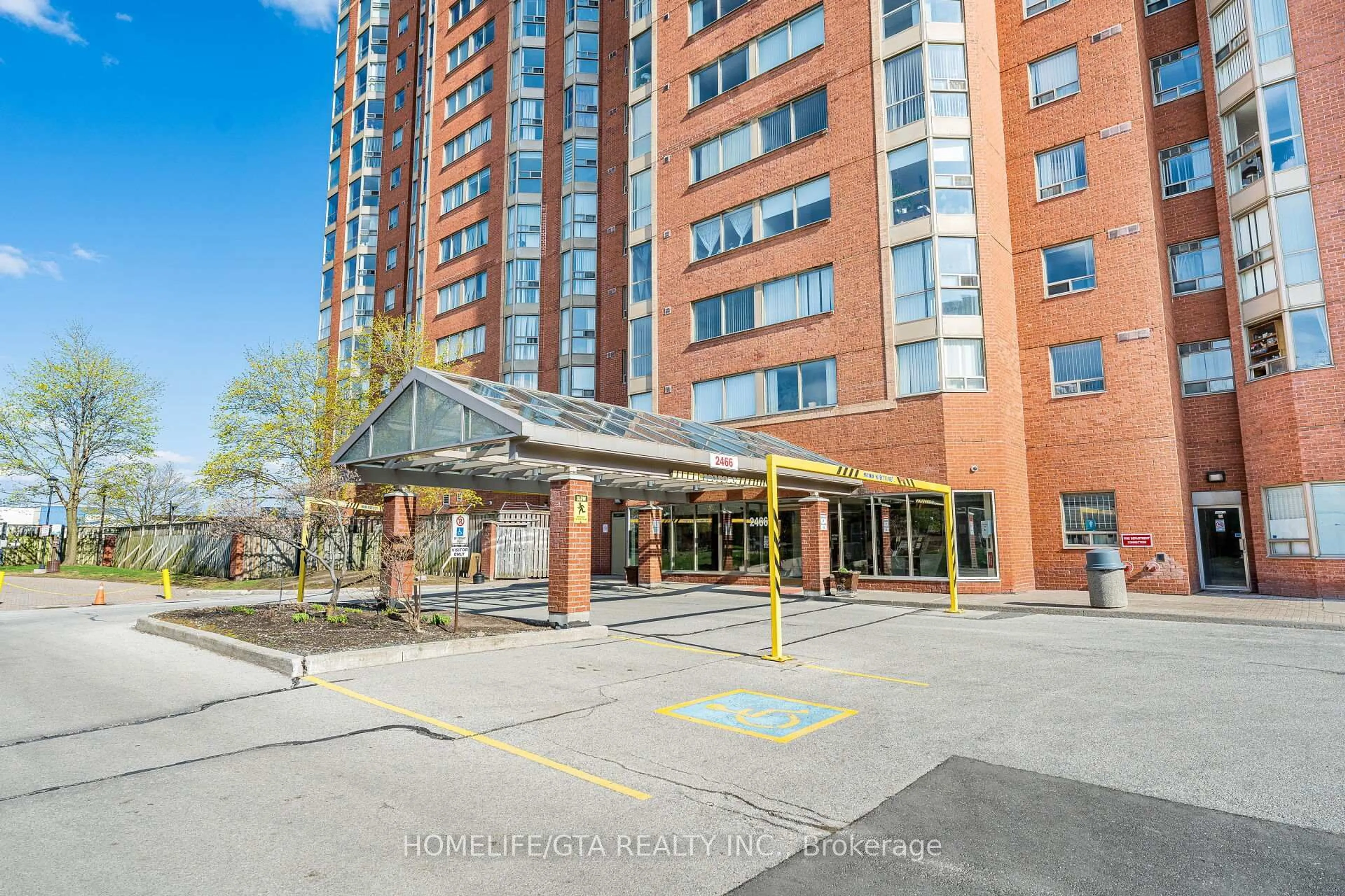 Indoor foyer for 2466 Eglinton Ave #Ph4, Toronto Ontario M1K 5J8