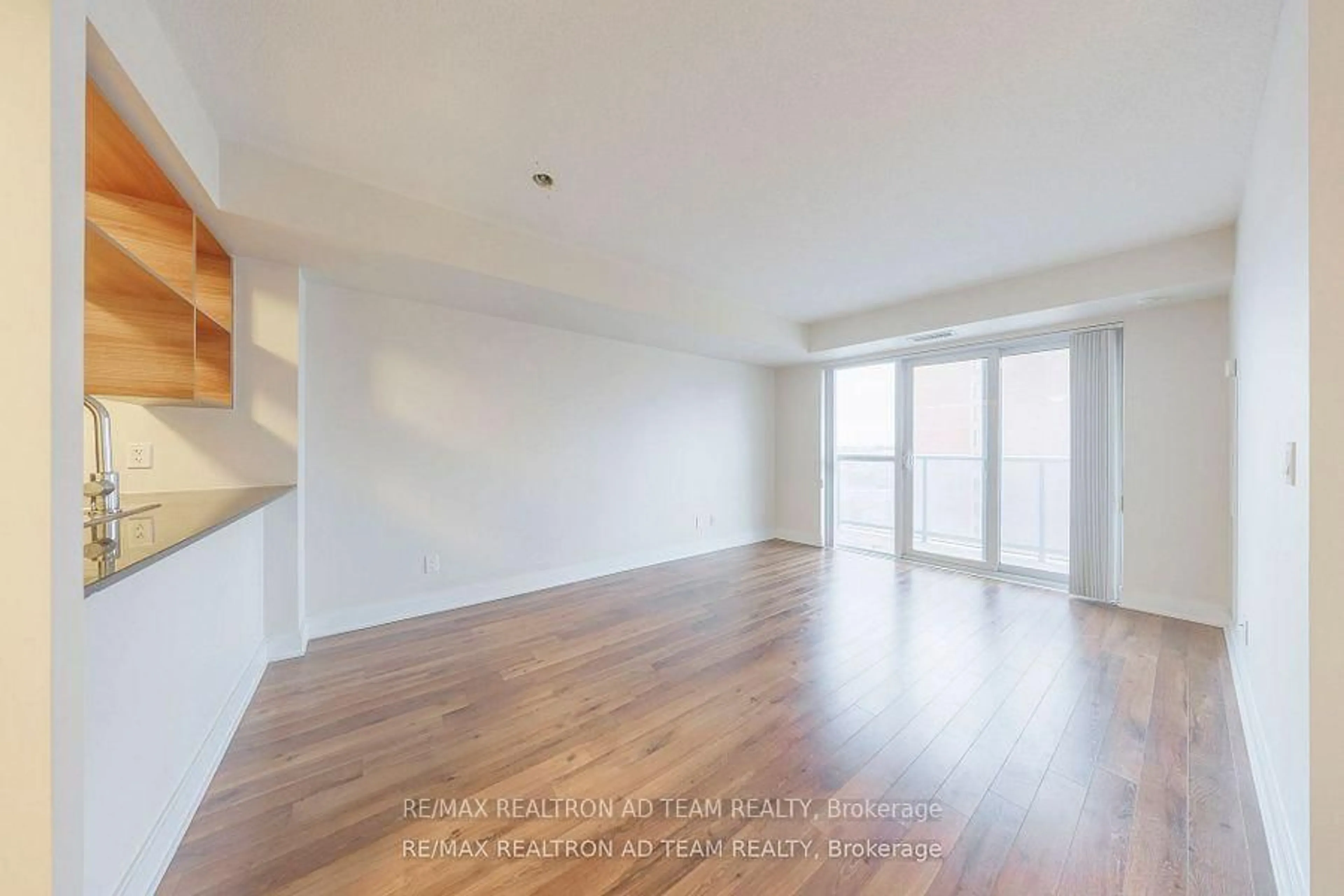A pic of a room for 125 Village Green Sq #706, Toronto Ontario M1S 0G3