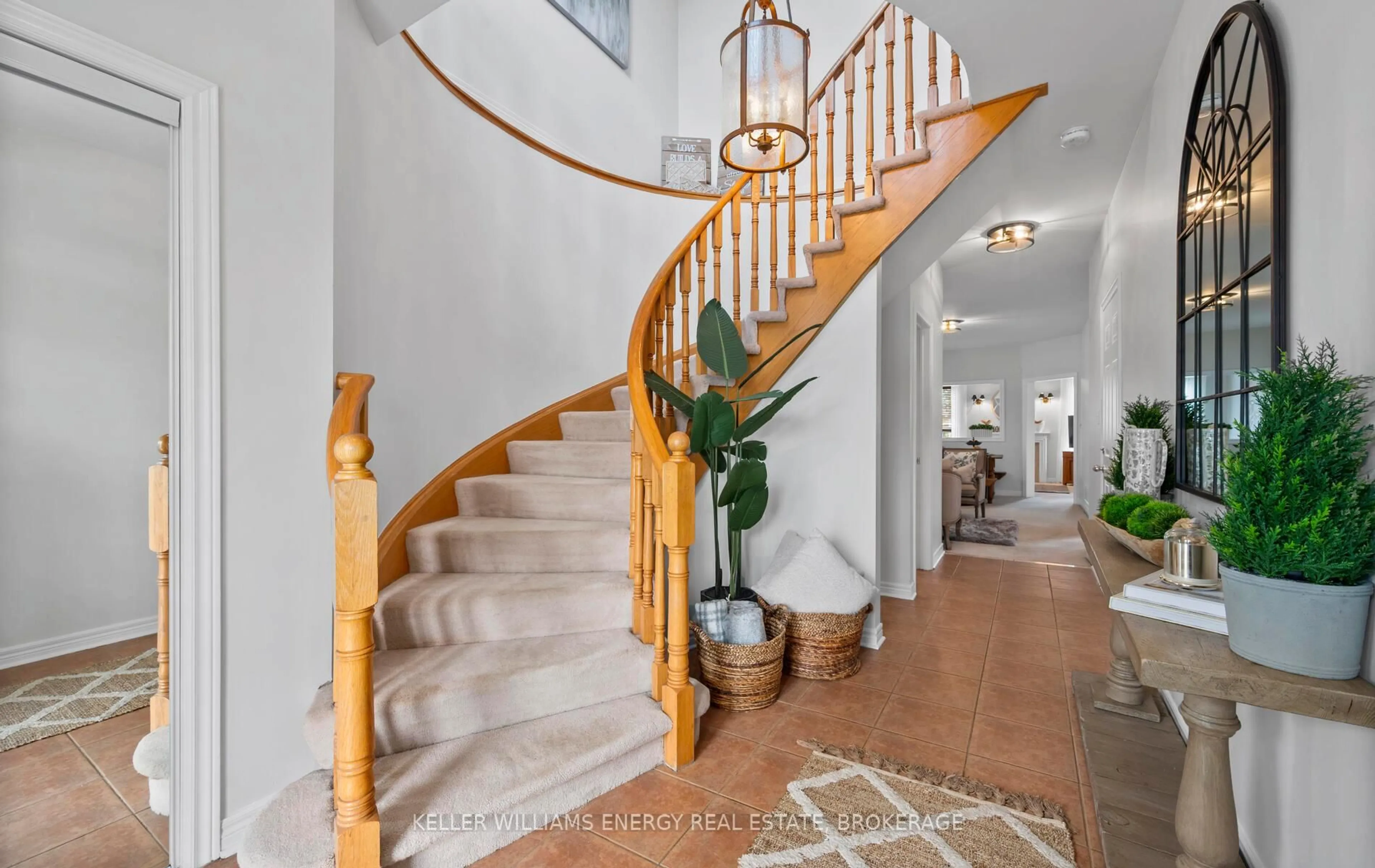 Unknown for 23 Charest Pl, Whitby Ontario L1M 2B3