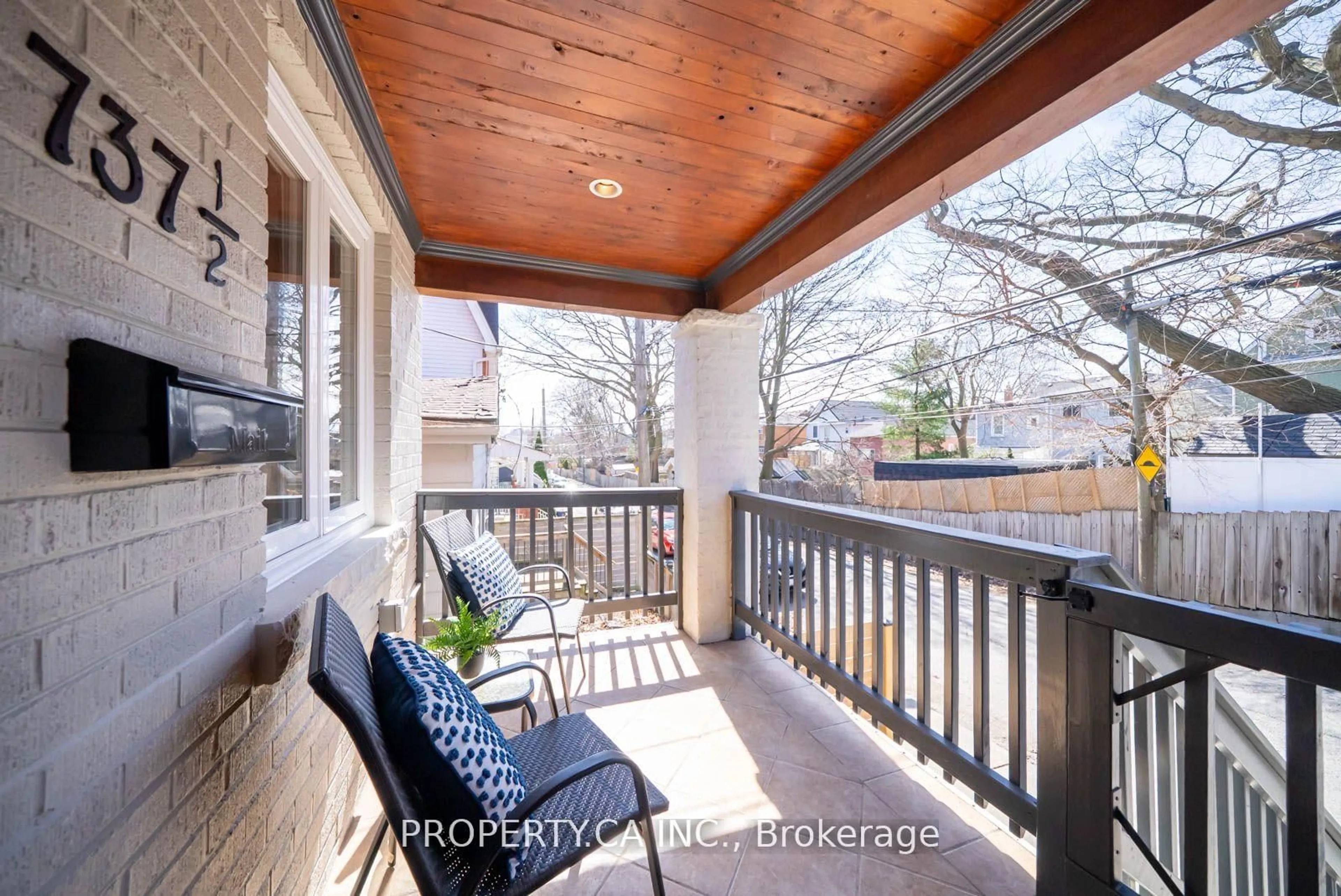 Patio, street for 737 1/2 Craven Rd, Toronto Ontario M4L 2Z7