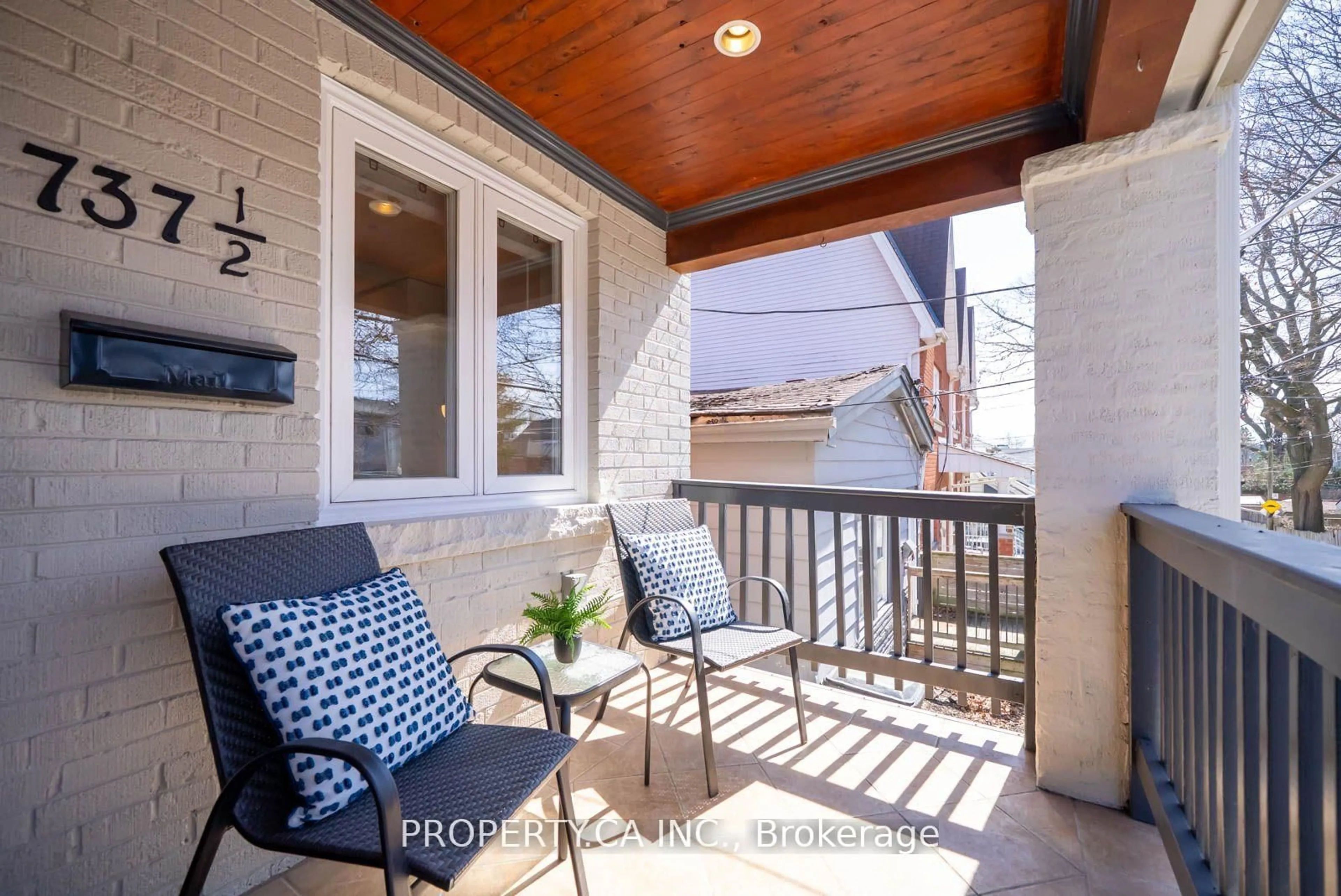 Patio, street for 737 1/2 Craven Rd, Toronto Ontario M4L 2Z7