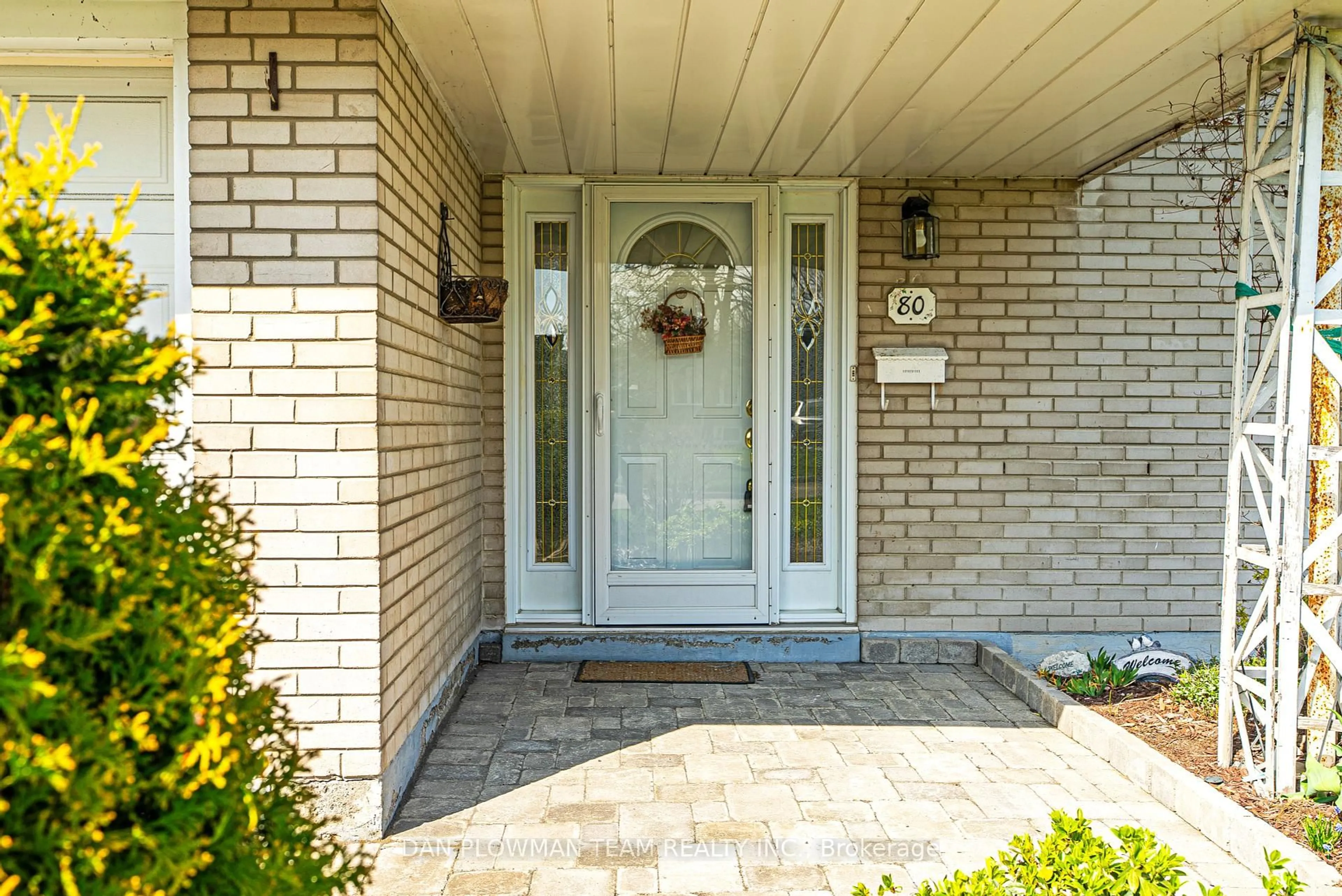 Indoor entryway for 80 Dreyer Dr, Ajax Ontario L1S 1J5