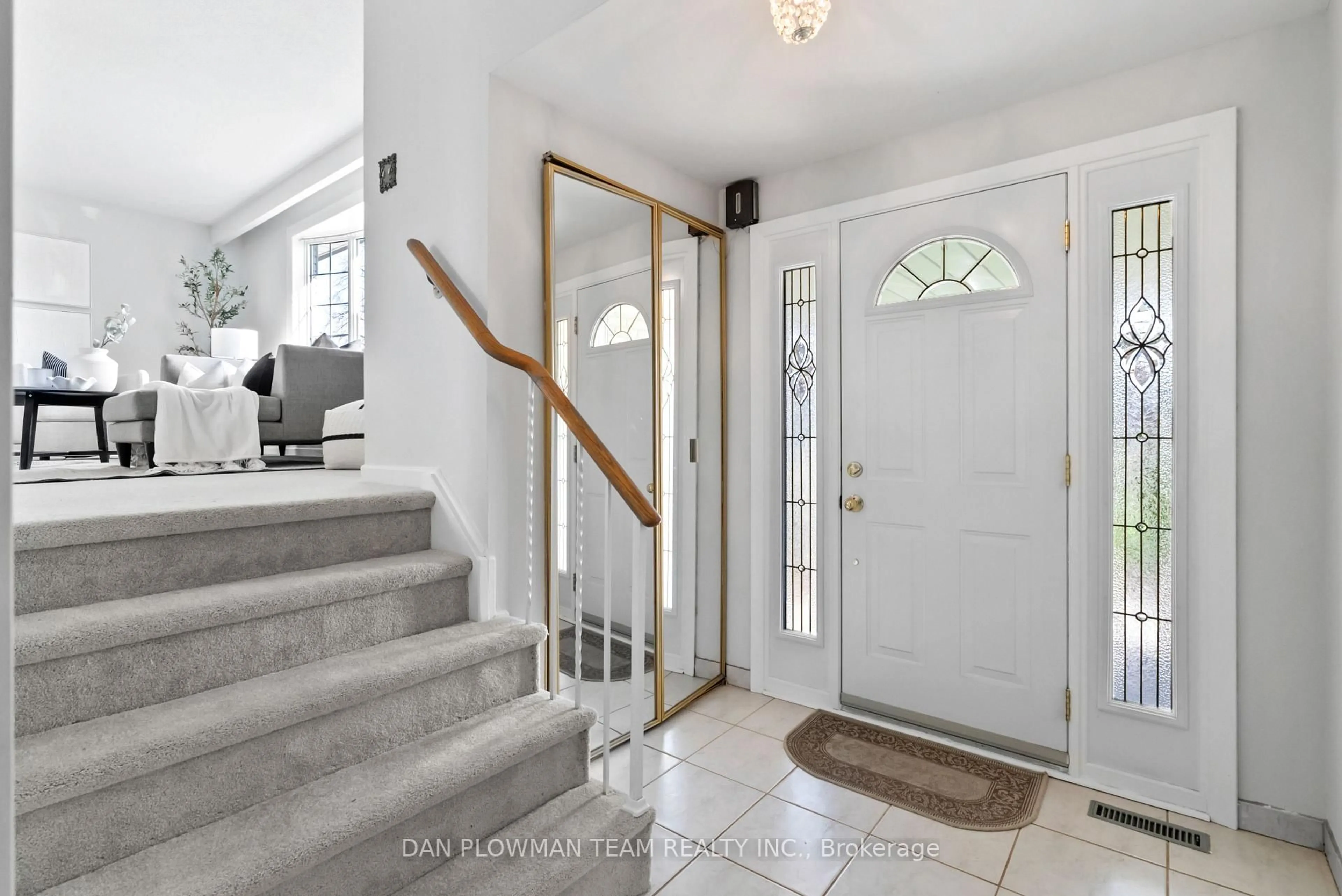 Indoor entryway for 80 Dreyer Dr, Ajax Ontario L1S 1J5