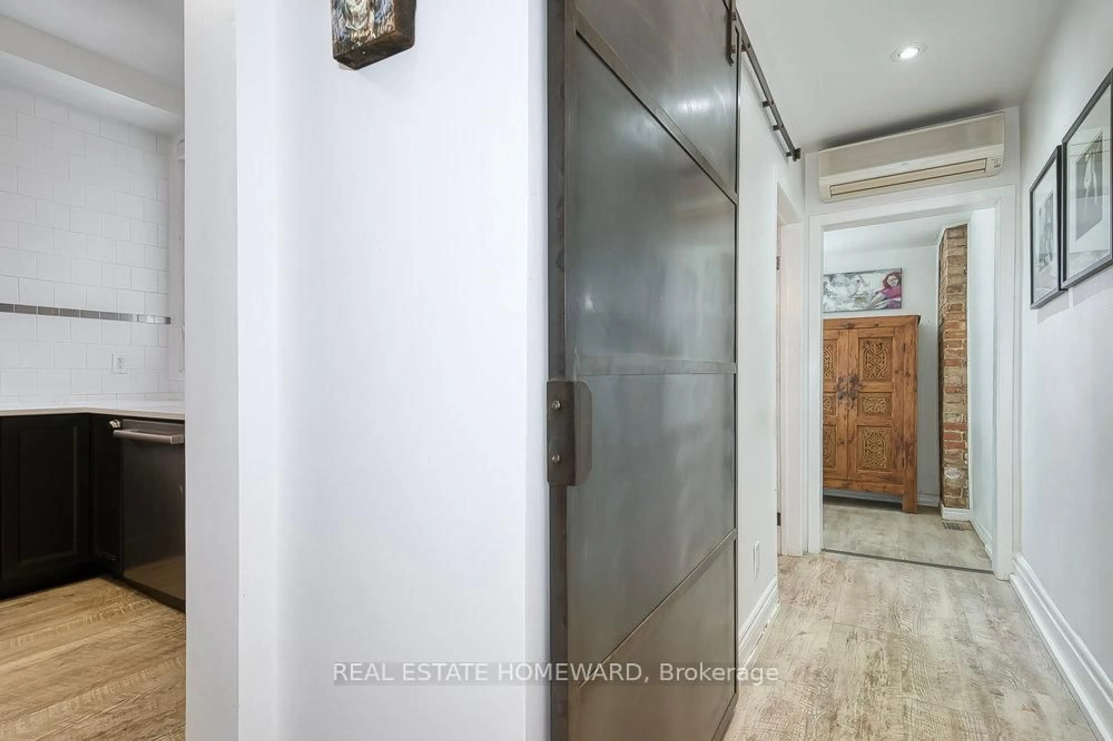 Indoor foyer for 71 Hamilton St, Toronto Ontario M4M 2C7