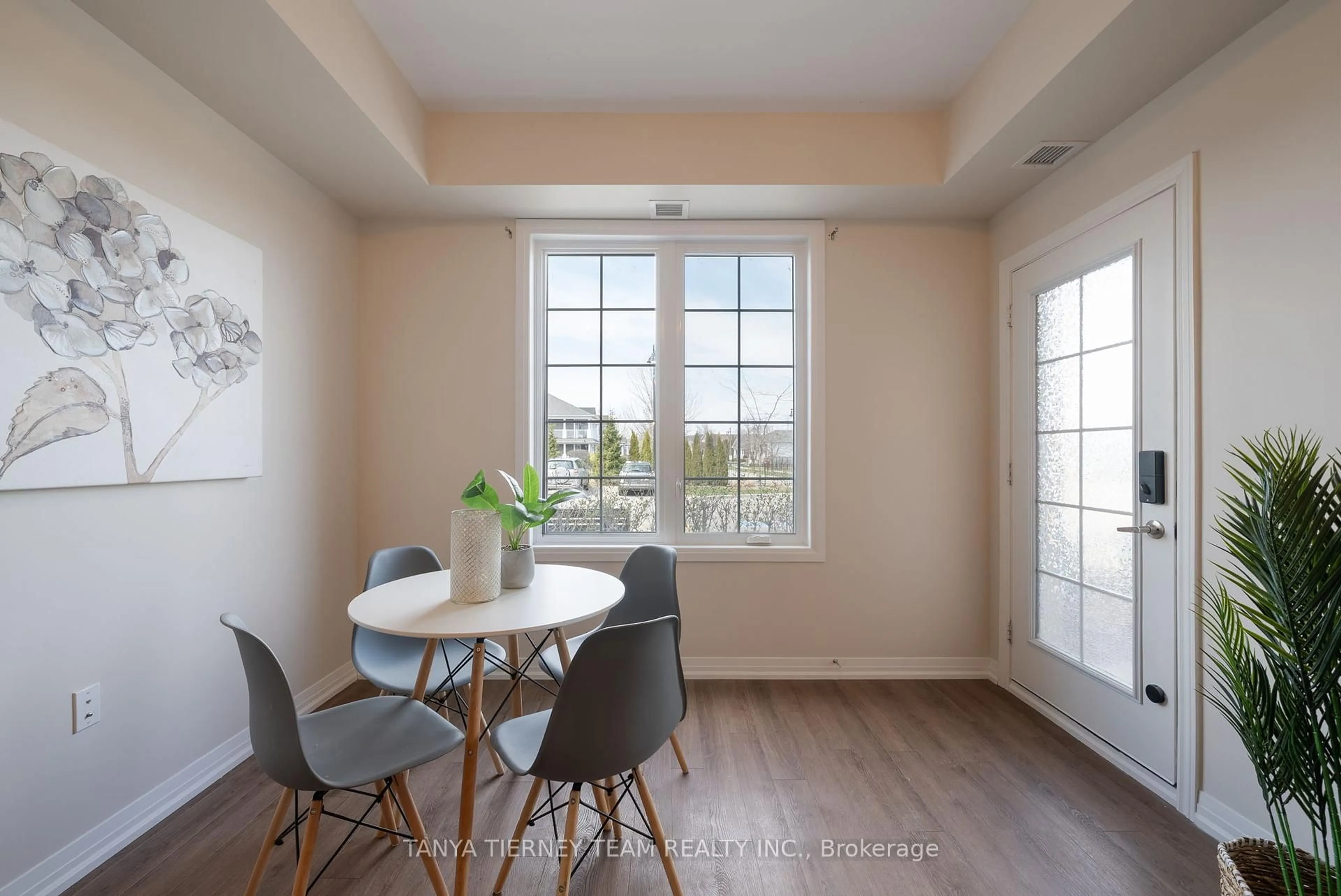 Dining room, unknown for 65 Shipway Ave #114, Clarington Ontario L1B 0B7