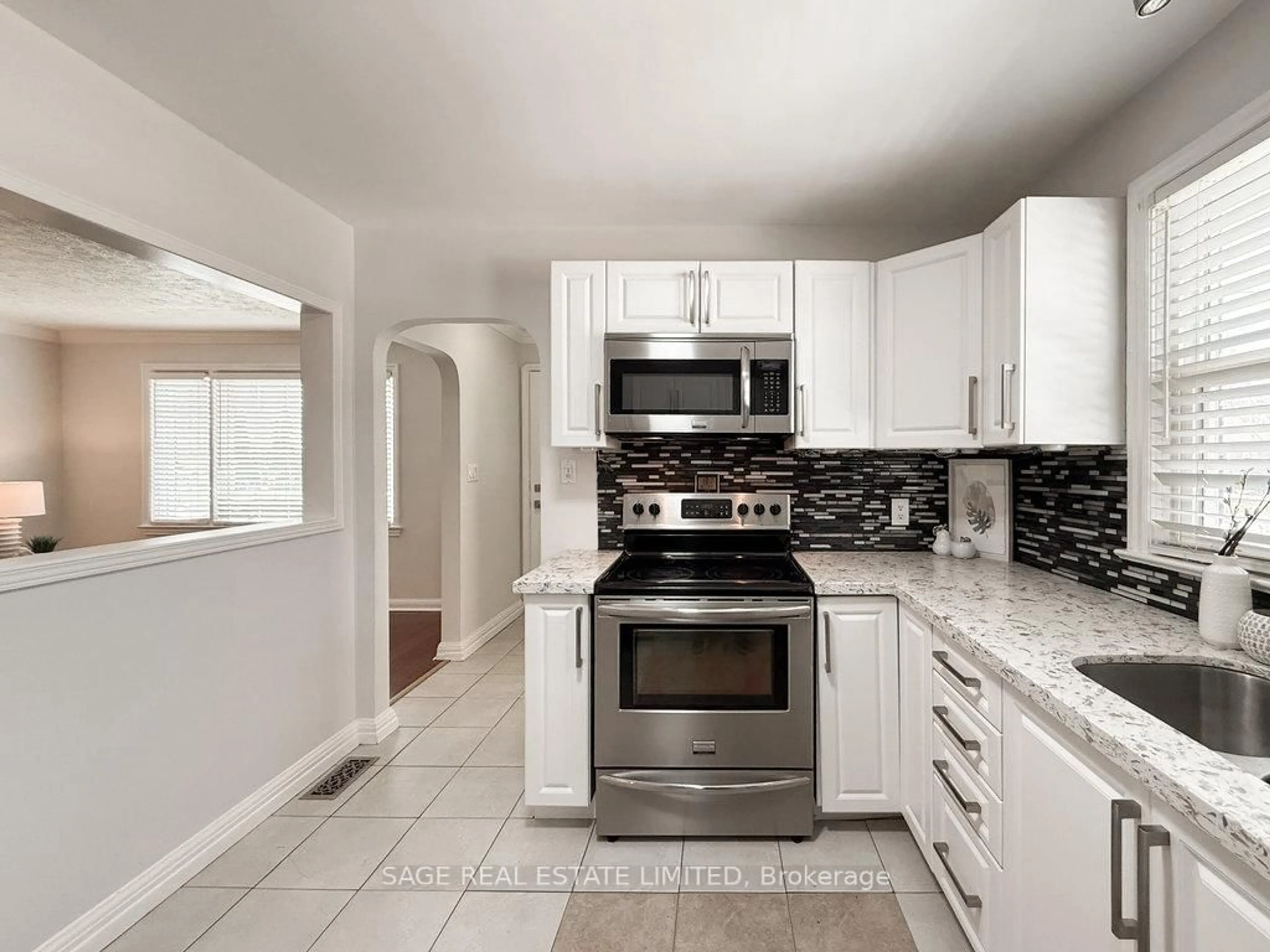 Unknown for 329 Cadillac Ave, Oshawa Ontario L1H 5Z9