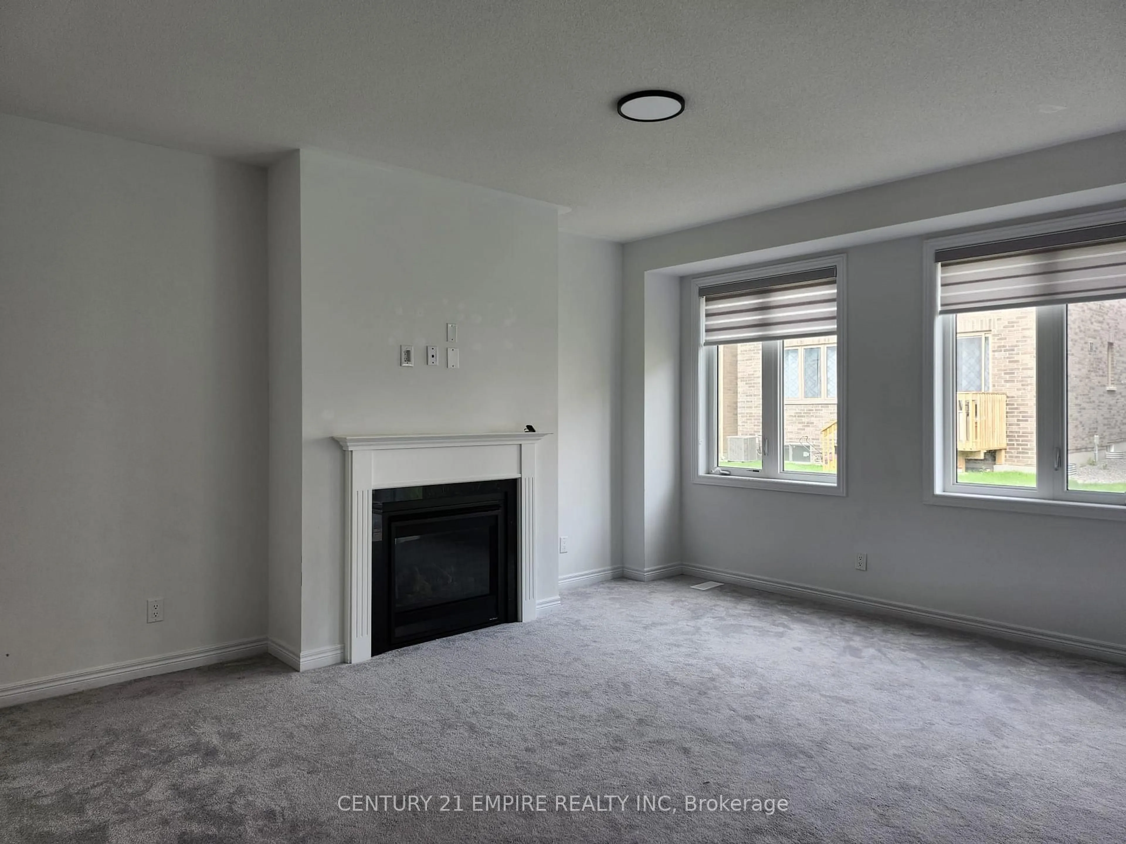 A pic of a room for 976 Andrew Murdoch St, Oshawa Ontario L1L 0S2