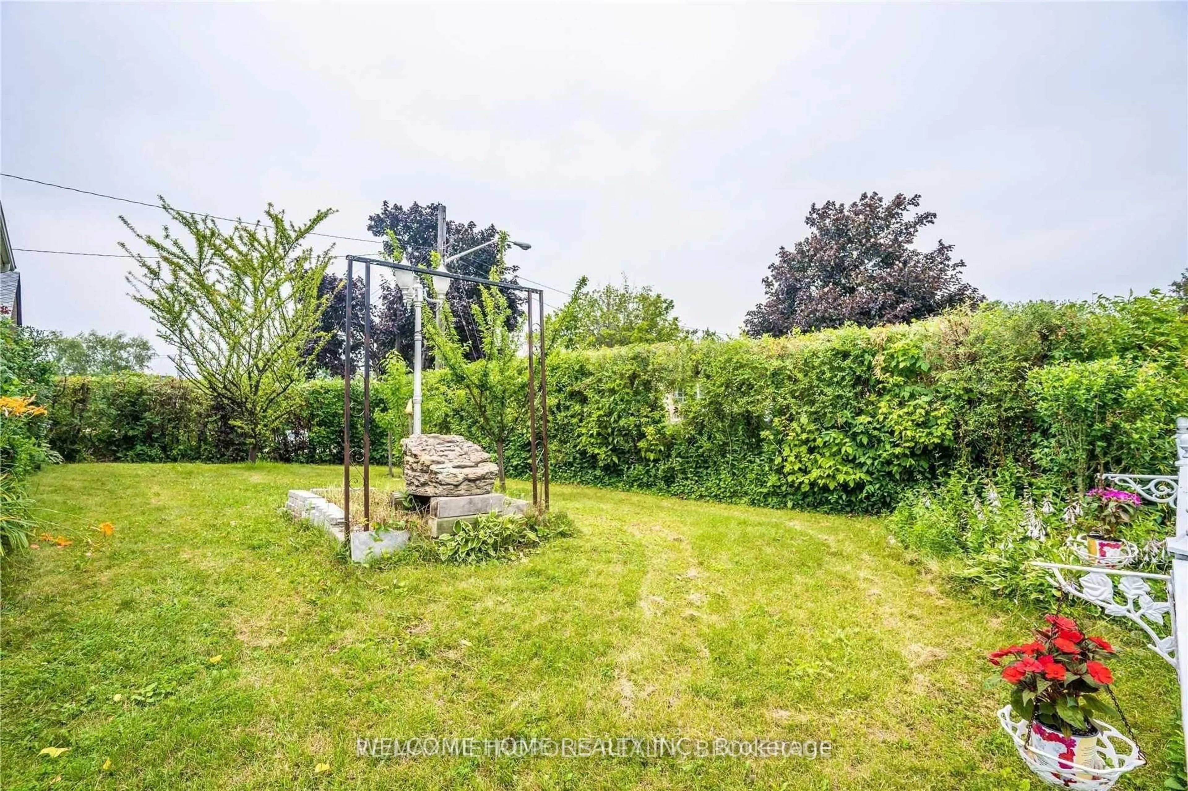 A pic from outside/outdoor area/front of a property/back of a property/a pic from drone, forest/trees view for 56 Ascolda Blvd #2, Toronto Ontario M1J 2P1