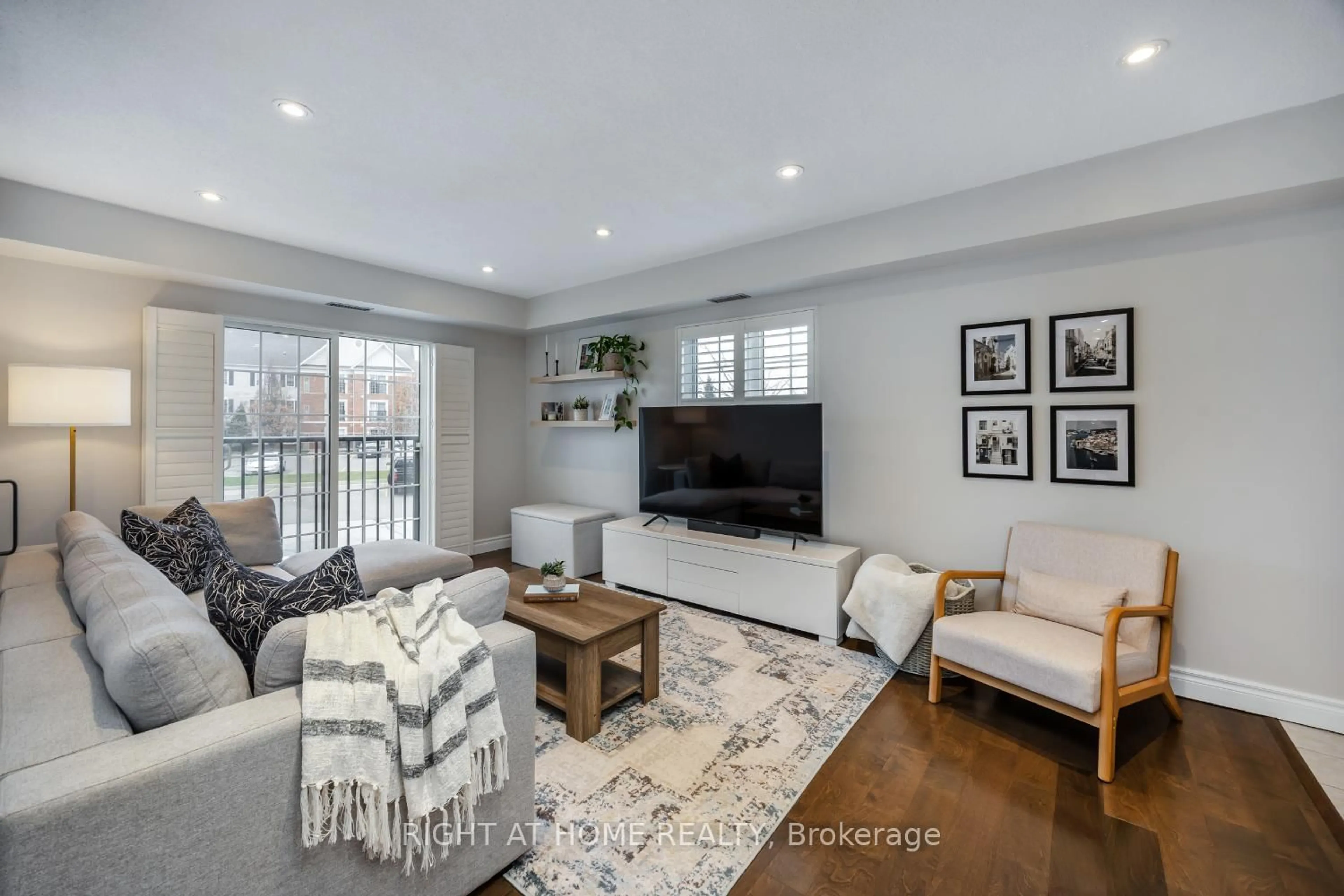 Living room with furniture, unknown for 102 Aspen Springs Dr, Clarington Ontario L1C 5N6