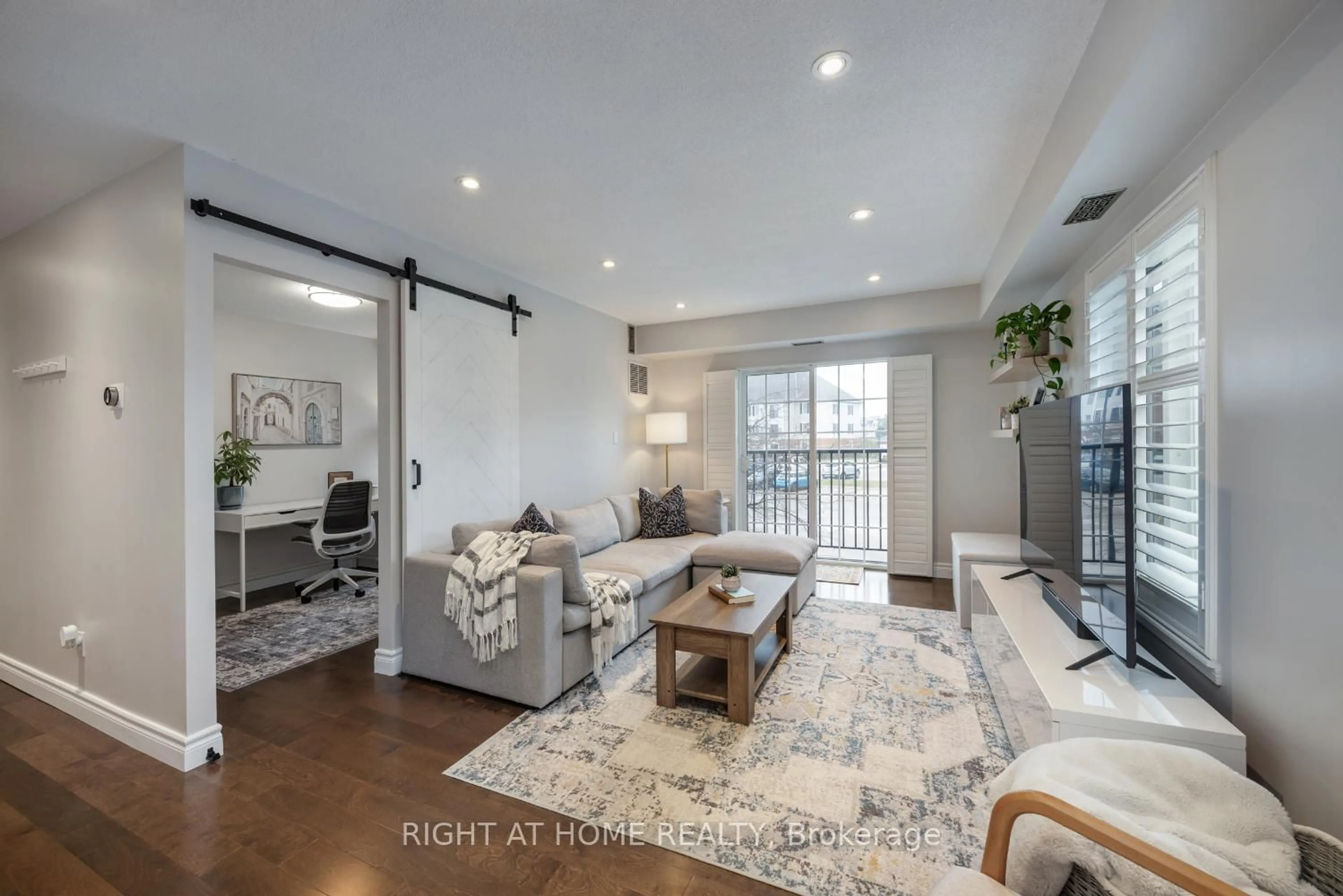 Living room with furniture, unknown for 102 Aspen Springs Dr, Clarington Ontario L1C 5N6