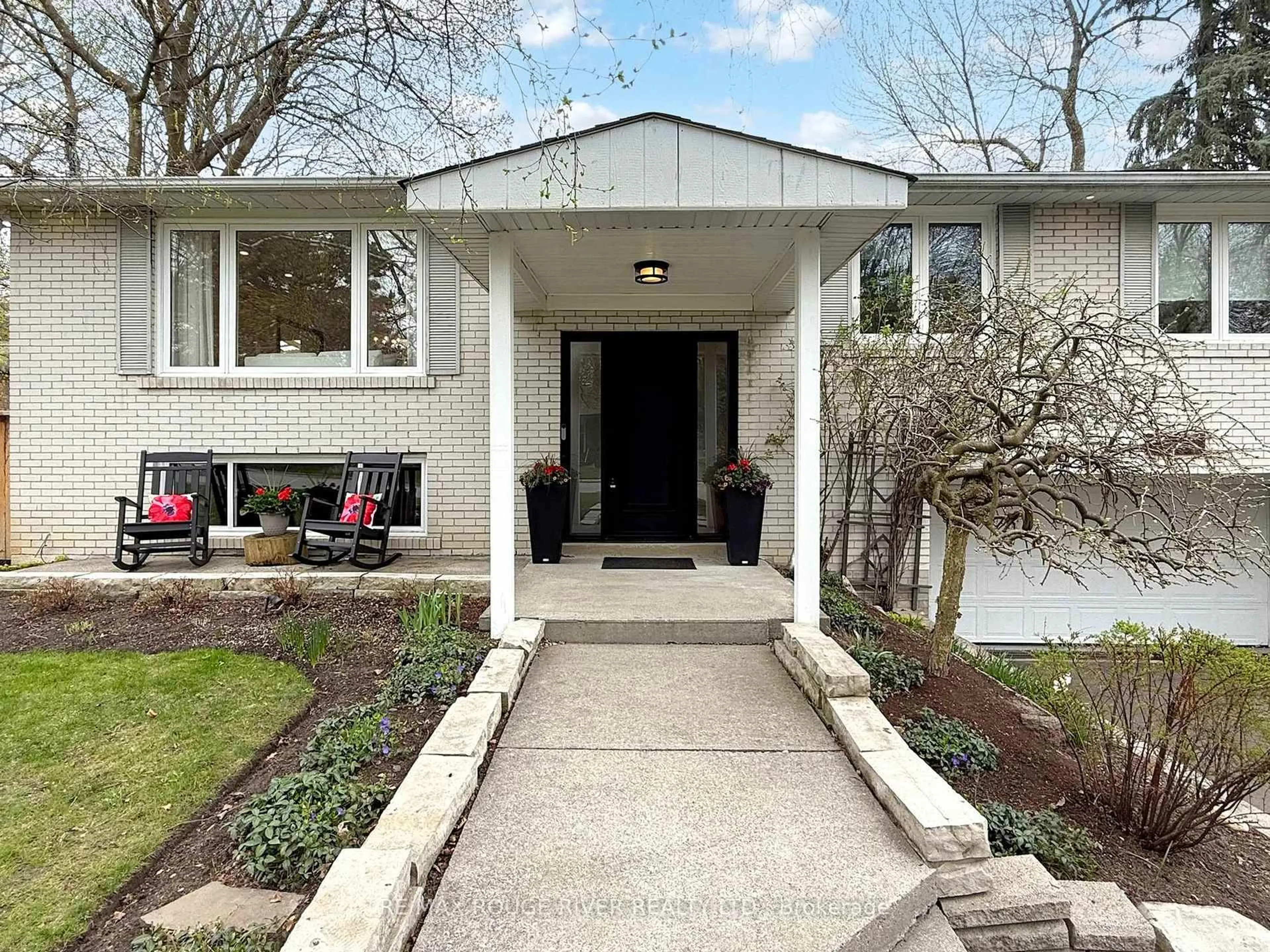 Unknown for 261 Koning Crt, Toronto Ontario M1C 2S7