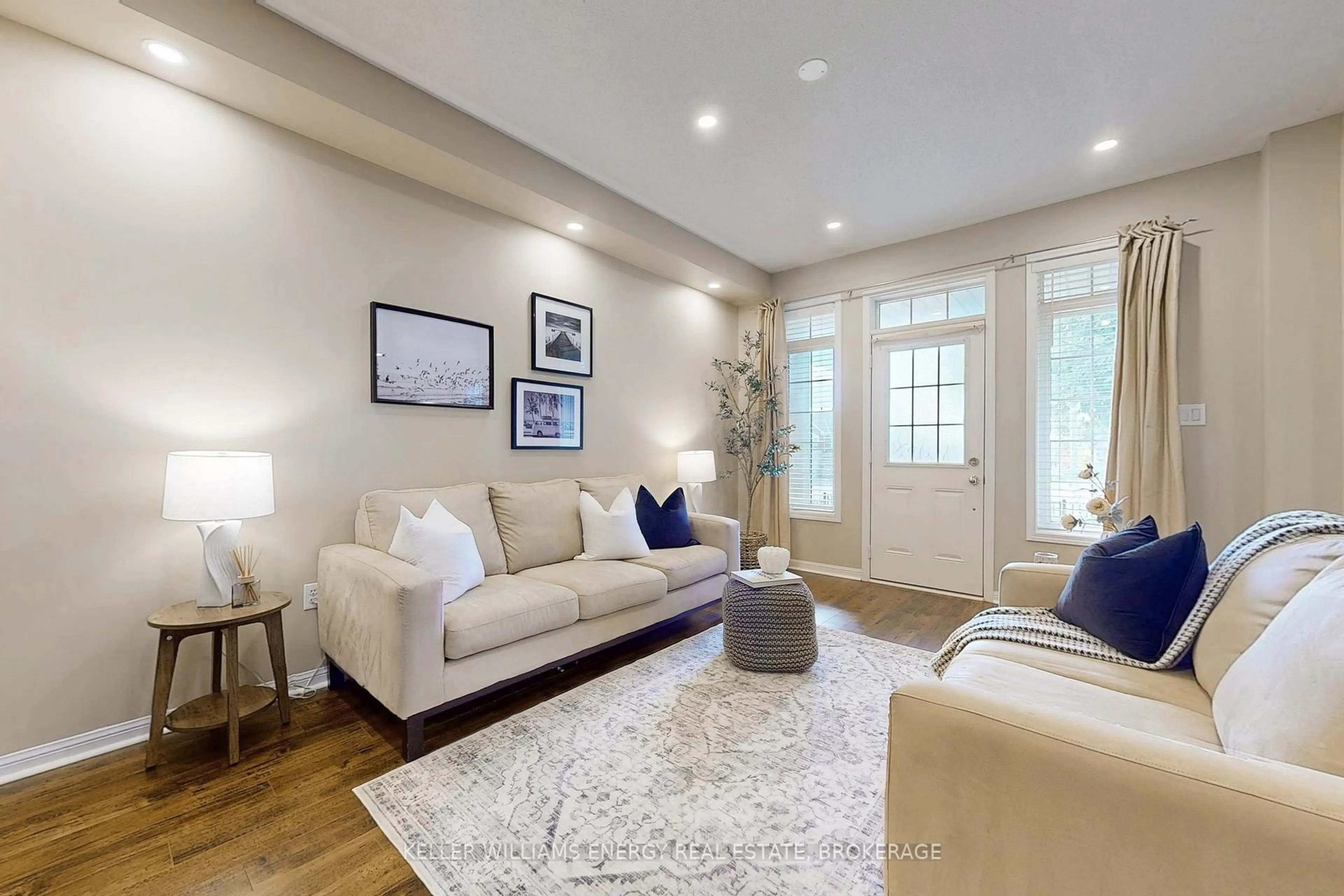 Living room with furniture, unknown for 55 Barkdale Way, Whitby Ontario L1N 0G1